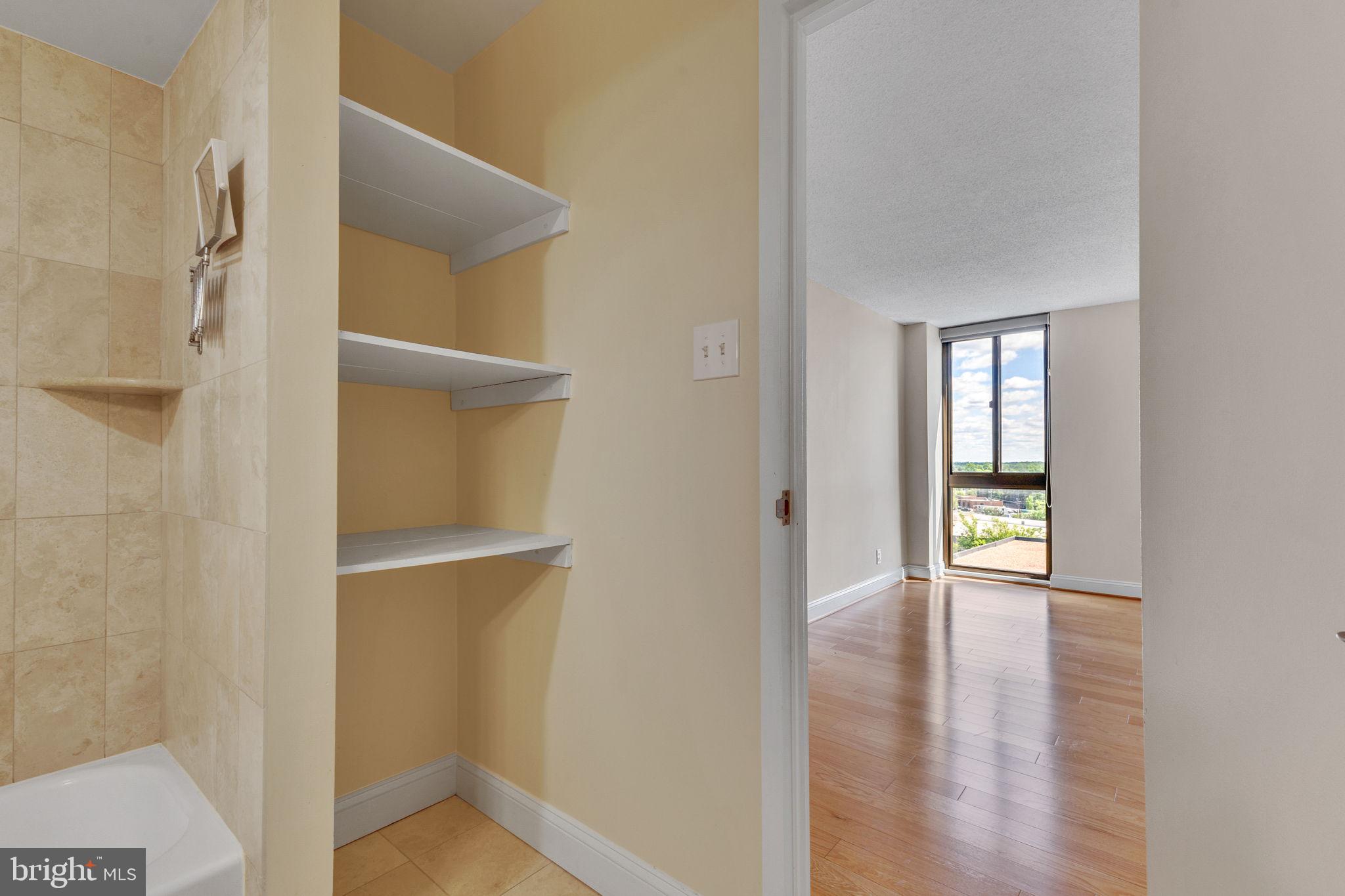 MCLEAN HOUSE NORTH - Residential Lease