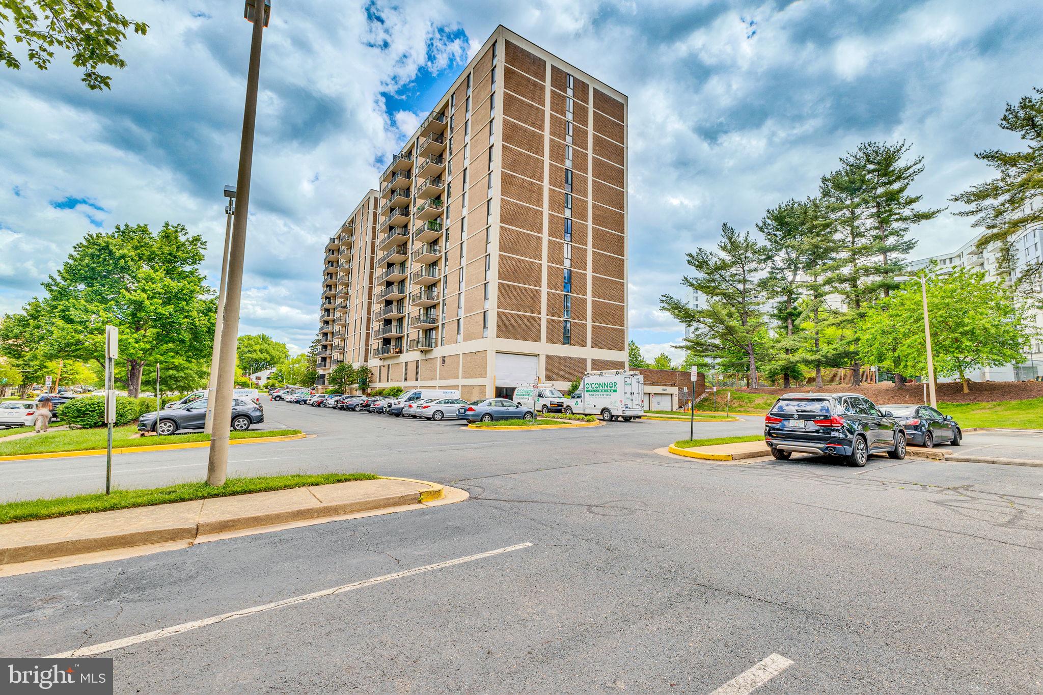 MCLEAN HOUSE NORTH - Residential Lease