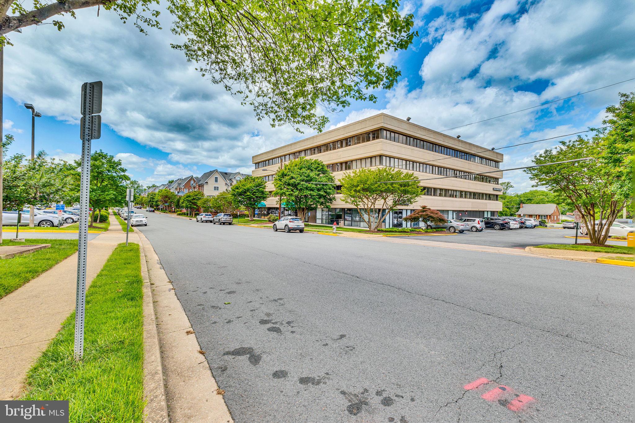 MCLEAN HOUSE NORTH - Residential Lease