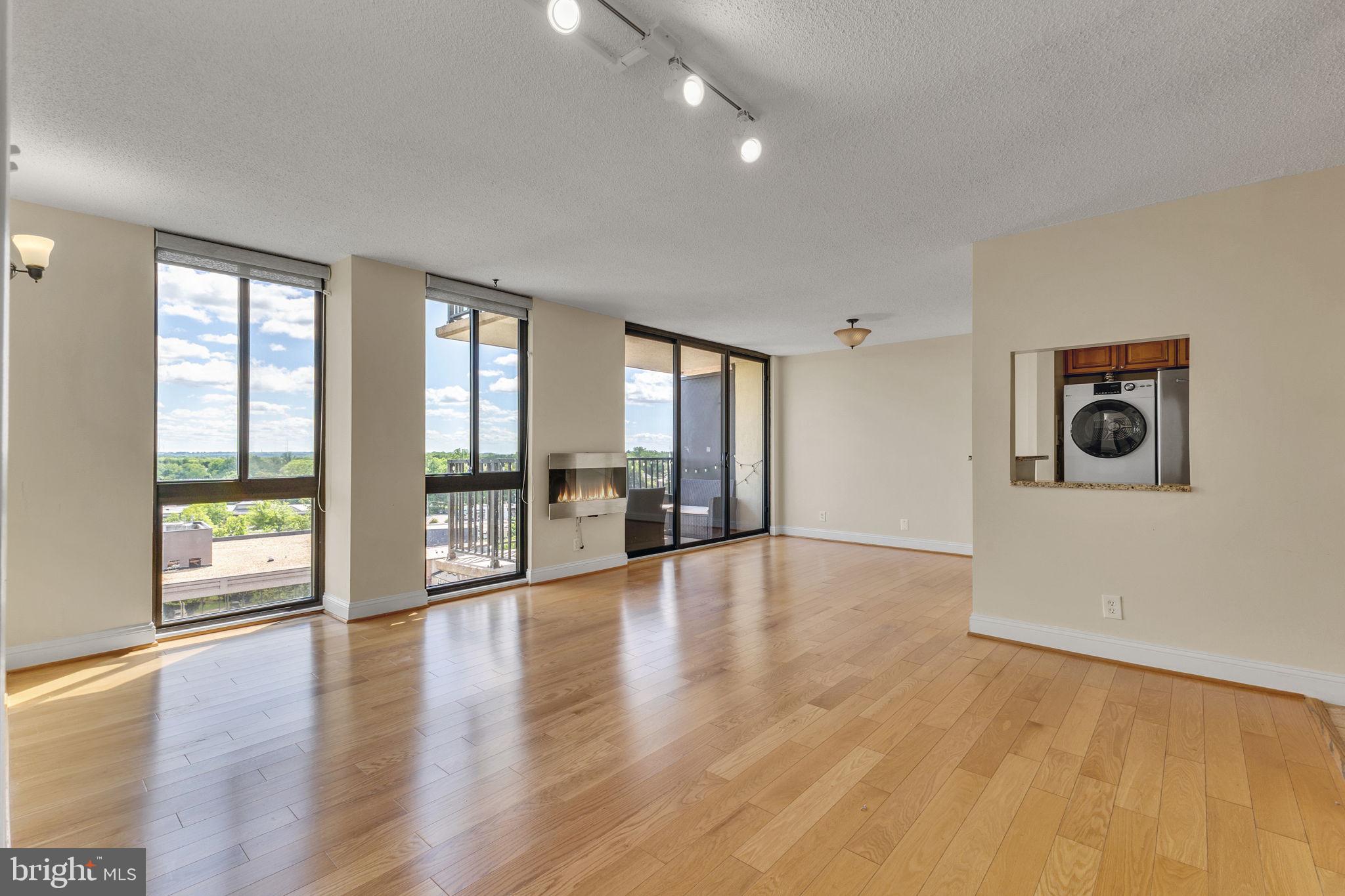 MCLEAN HOUSE NORTH - Residential Lease