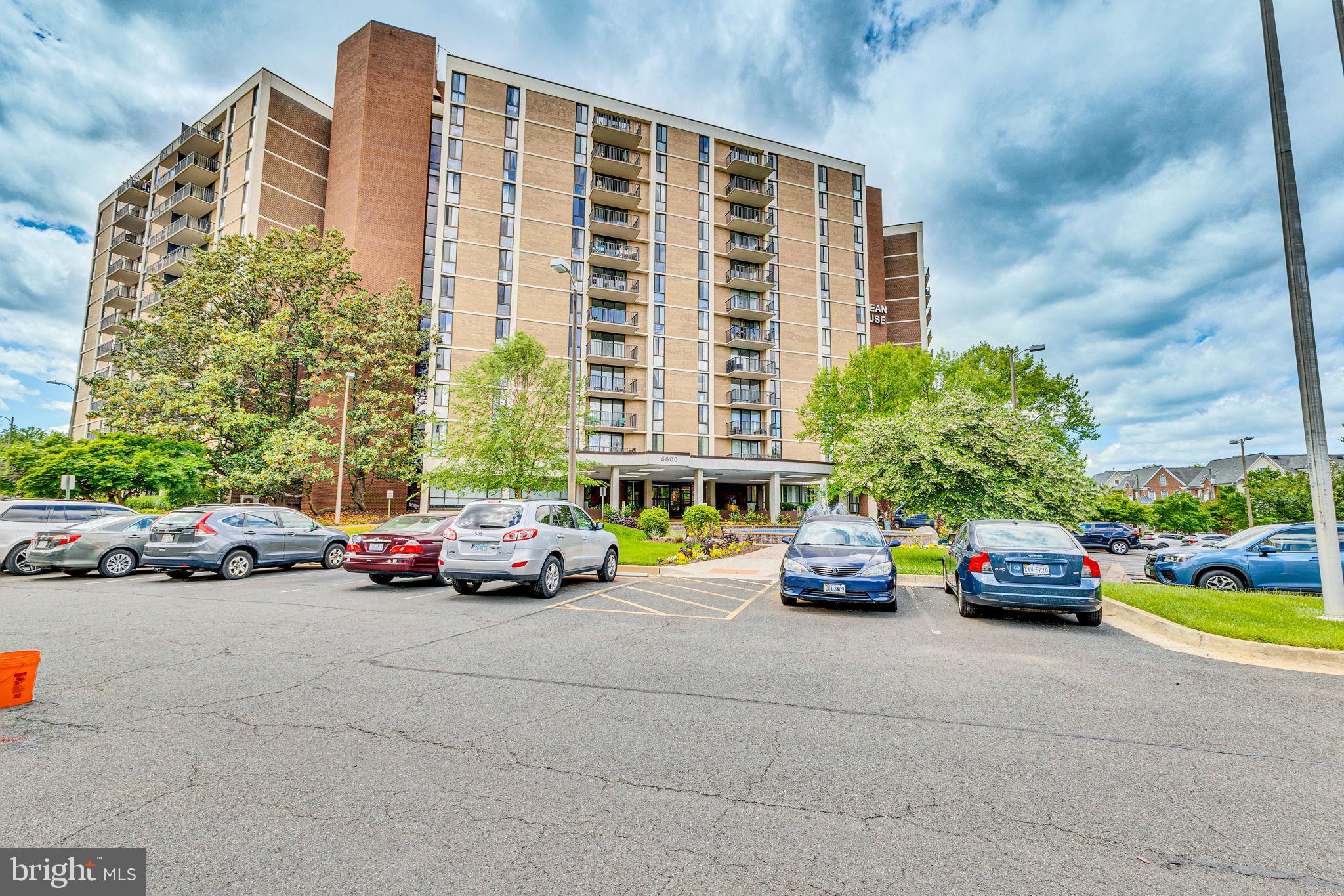 MCLEAN HOUSE NORTH - Residential Lease