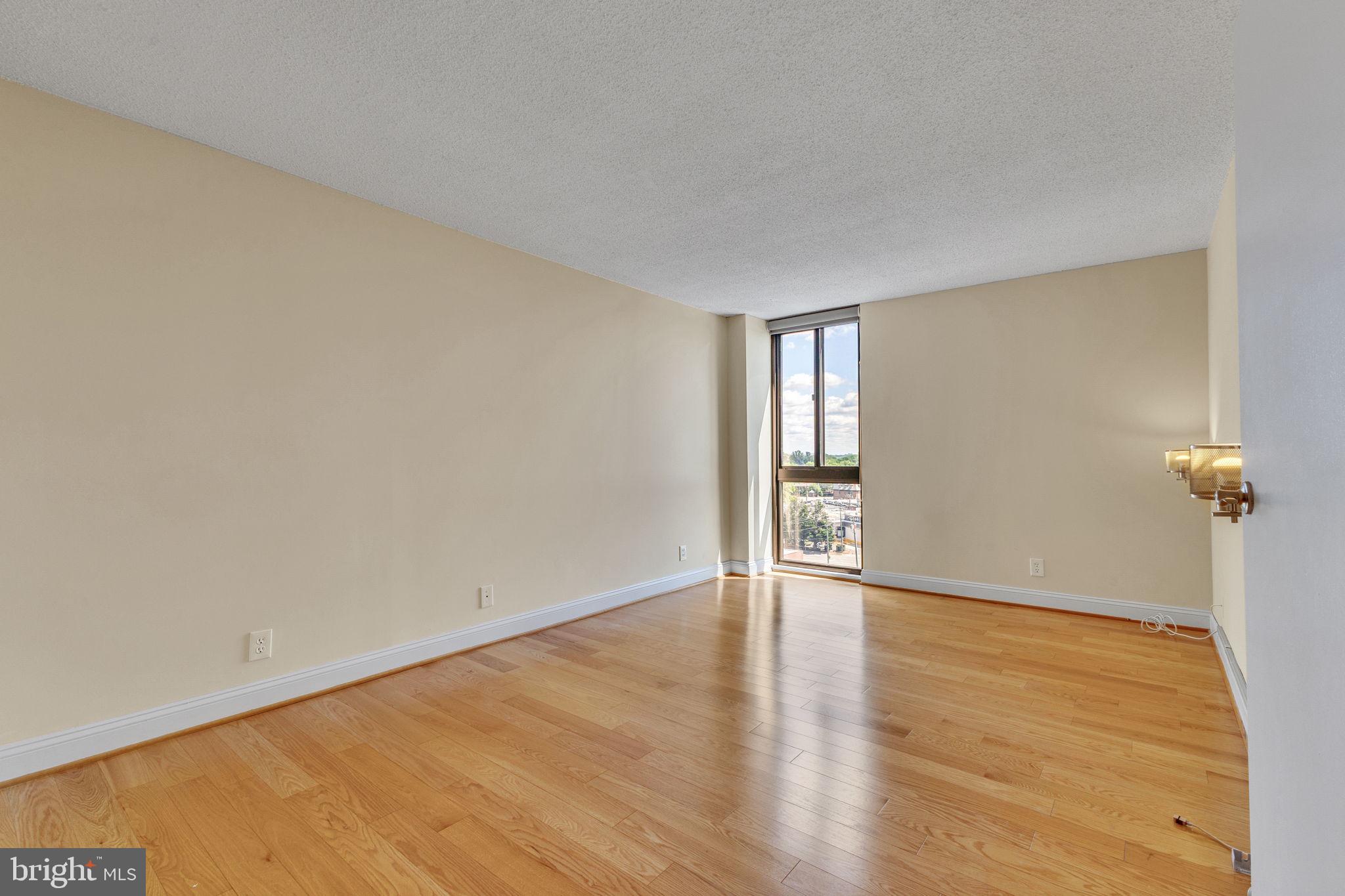 MCLEAN HOUSE NORTH - Residential Lease