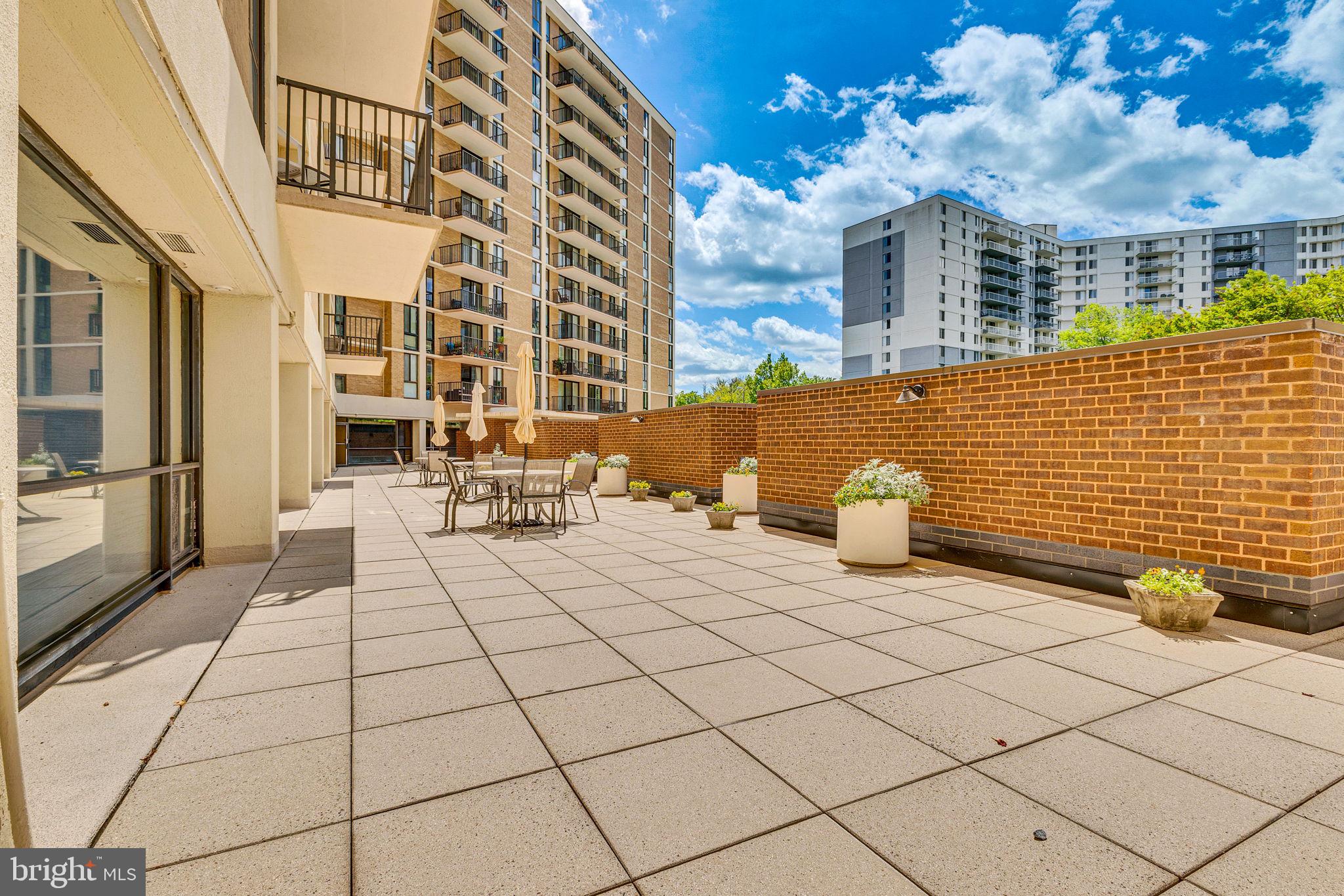 MCLEAN HOUSE NORTH - Residential Lease