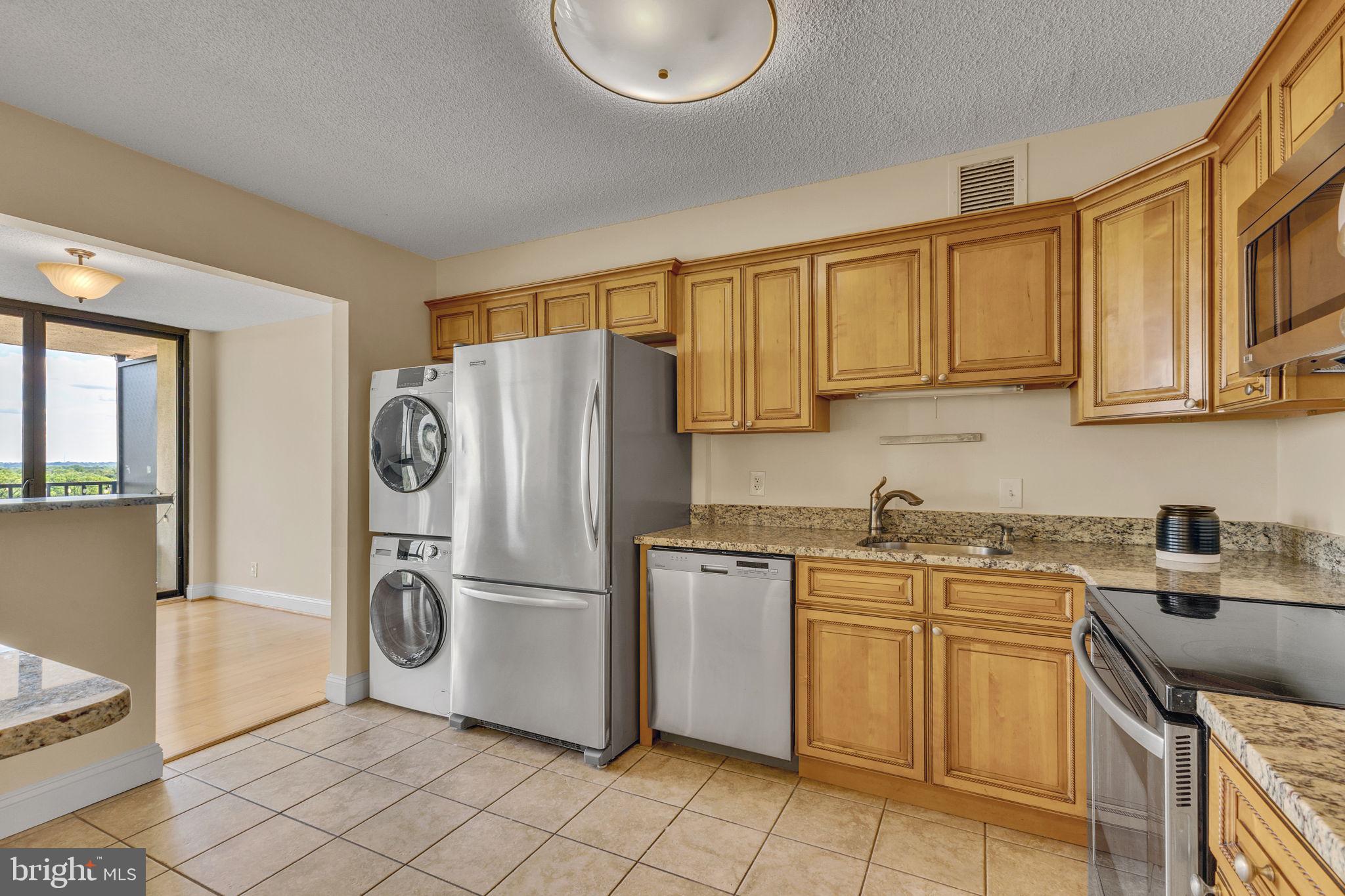 MCLEAN HOUSE NORTH - Residential Lease