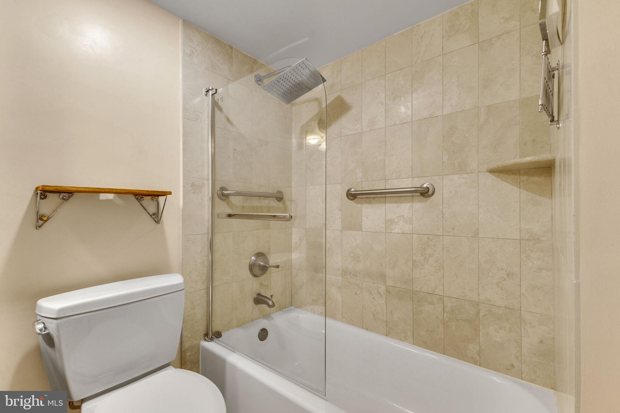 MCLEAN HOUSE NORTH - Residential Lease