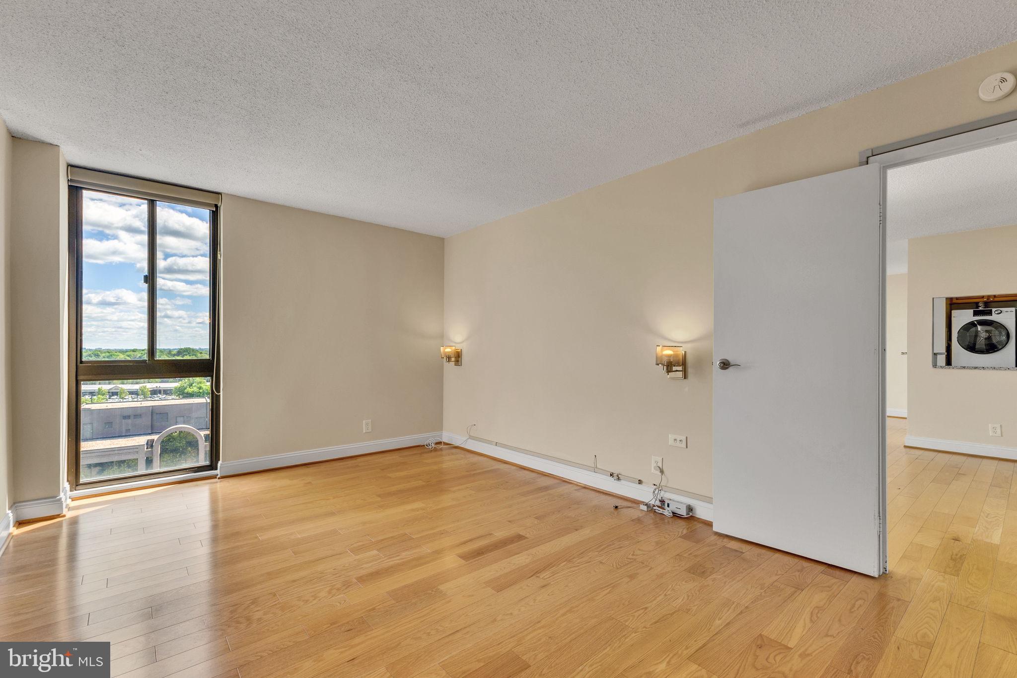 MCLEAN HOUSE NORTH - Residential Lease