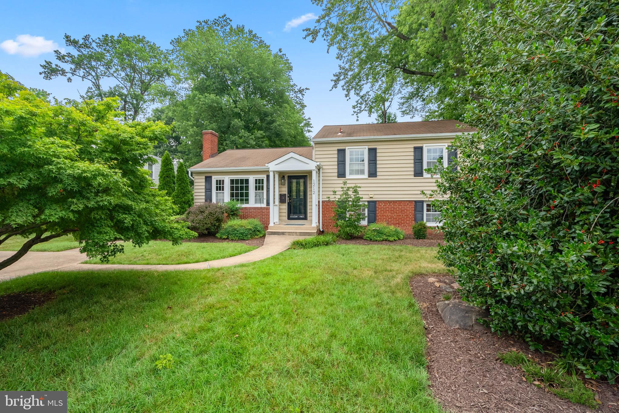 1212 CROTON DRIVE