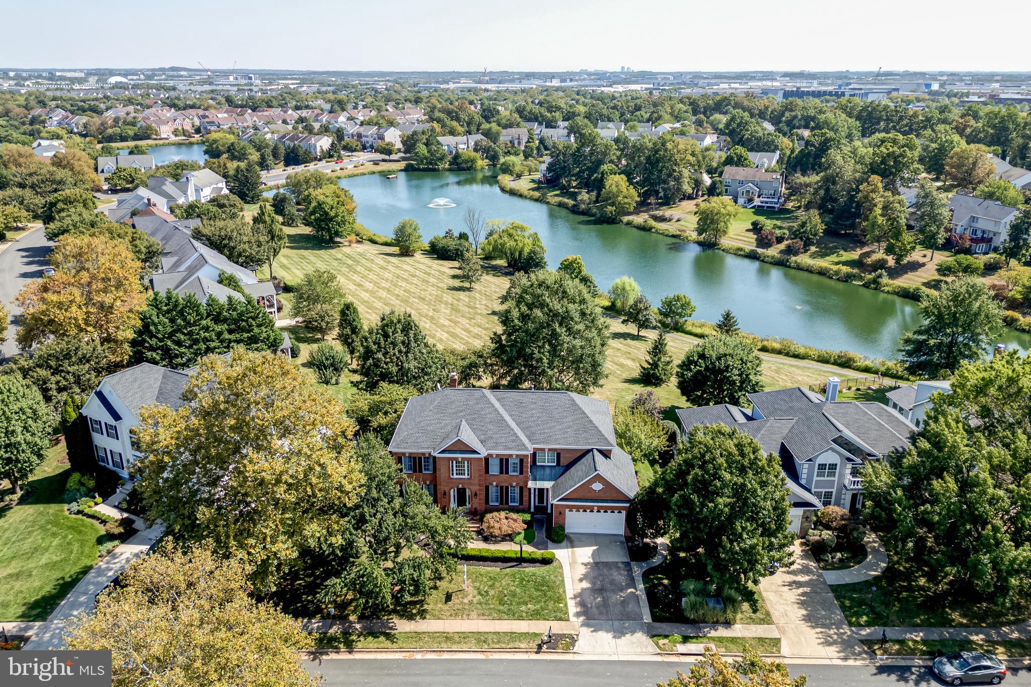 ASHBURN VILLAGE - Residential