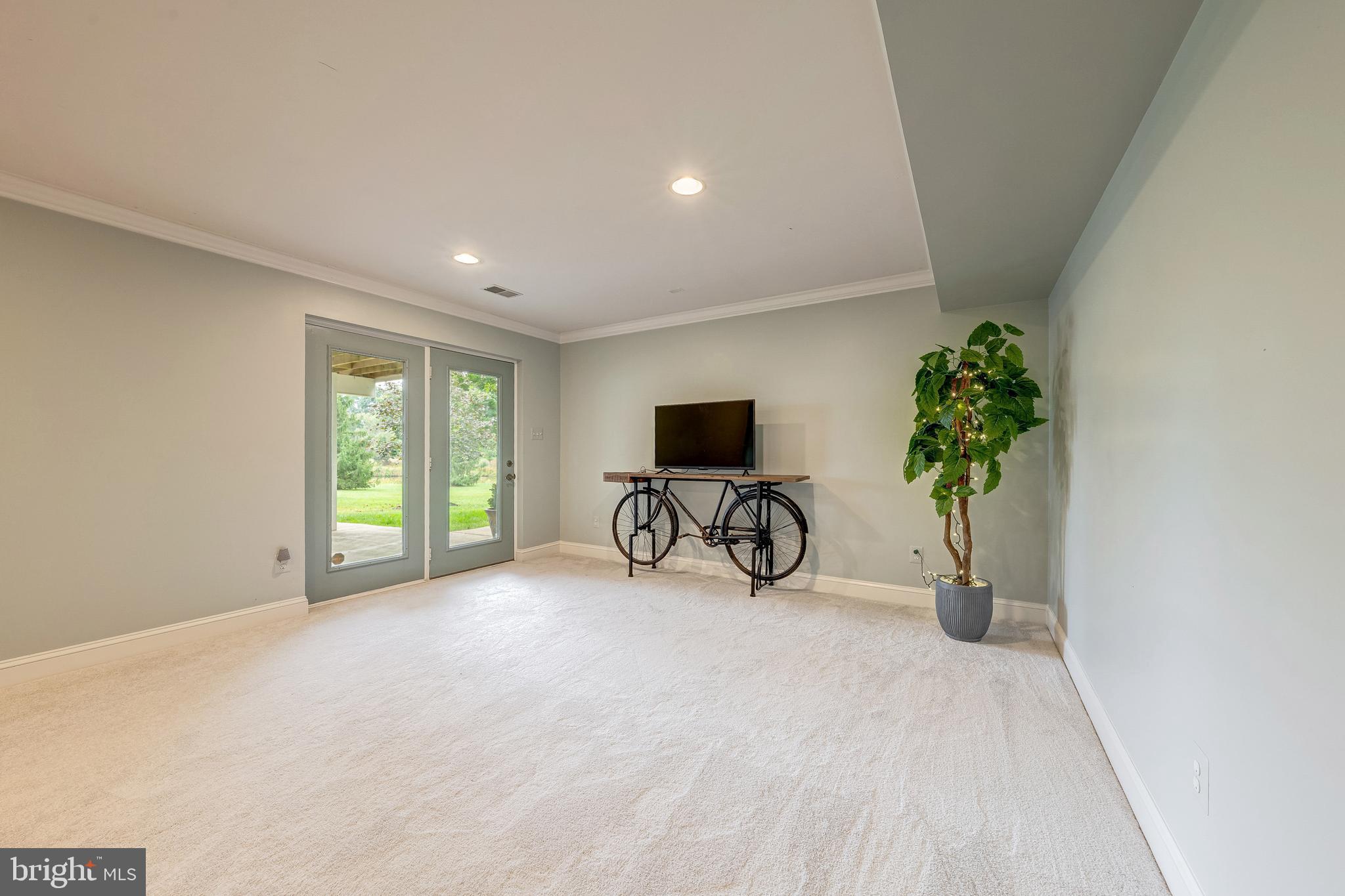 ASHBURN VILLAGE - Residential