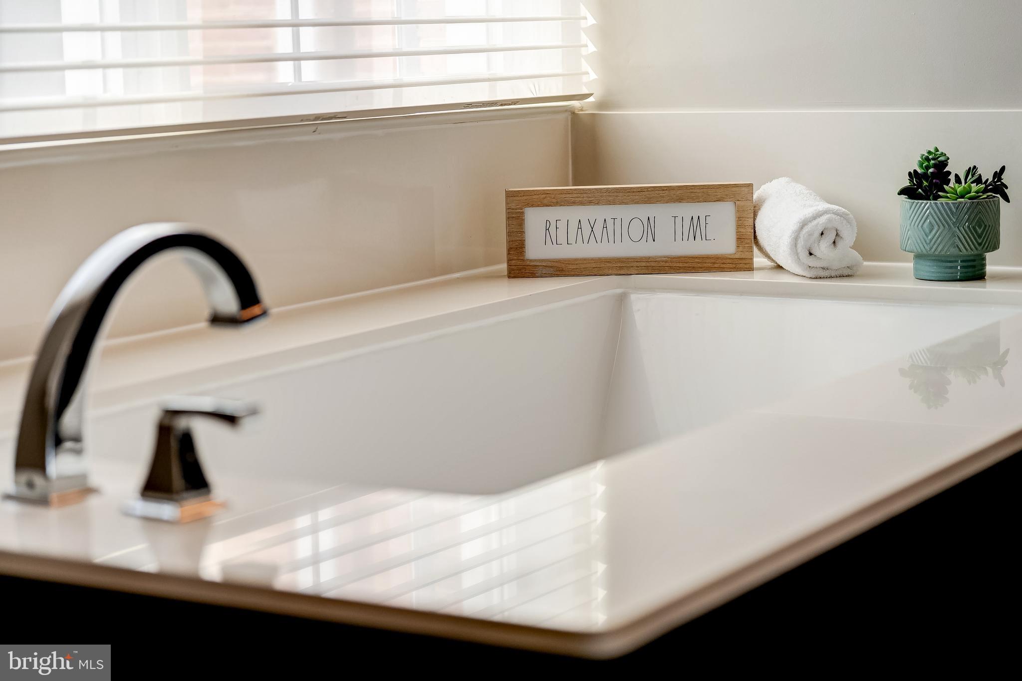 ASHBURN VILLAGE - Residential