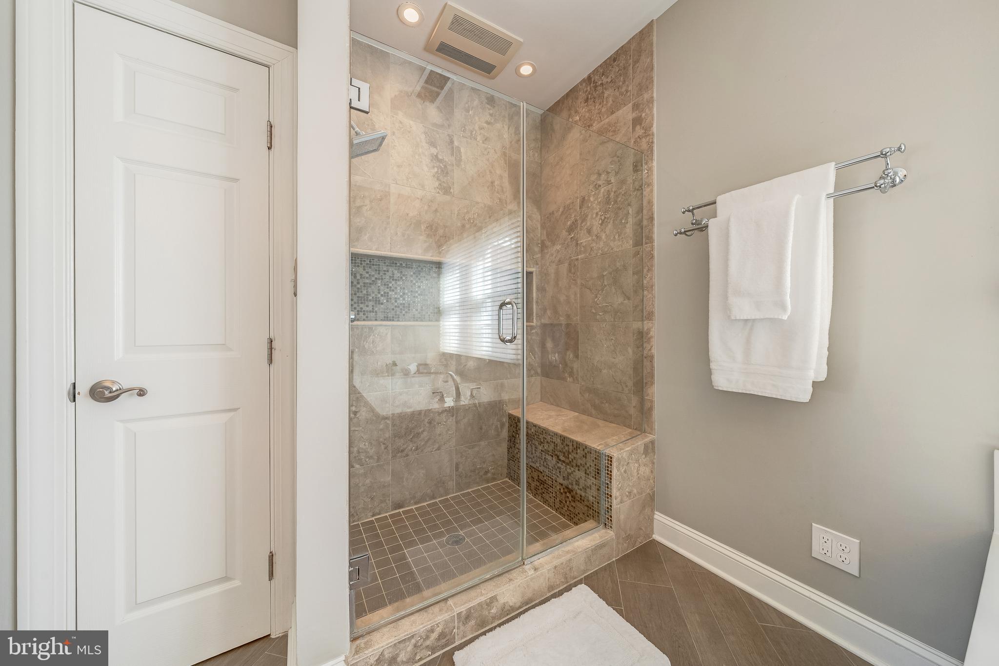 ASHBURN VILLAGE - Residential