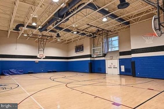 ASHBURN VILLAGE - Residential