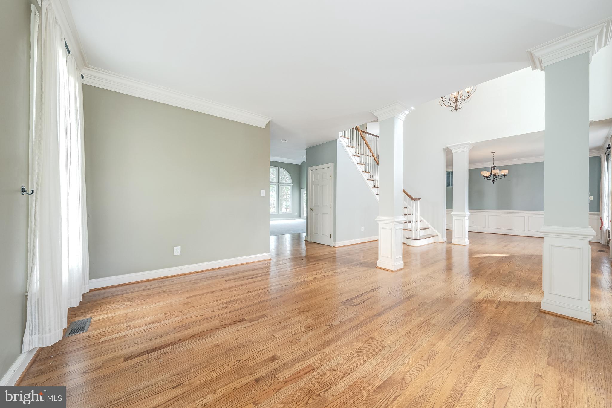 ASHBURN VILLAGE - Residential