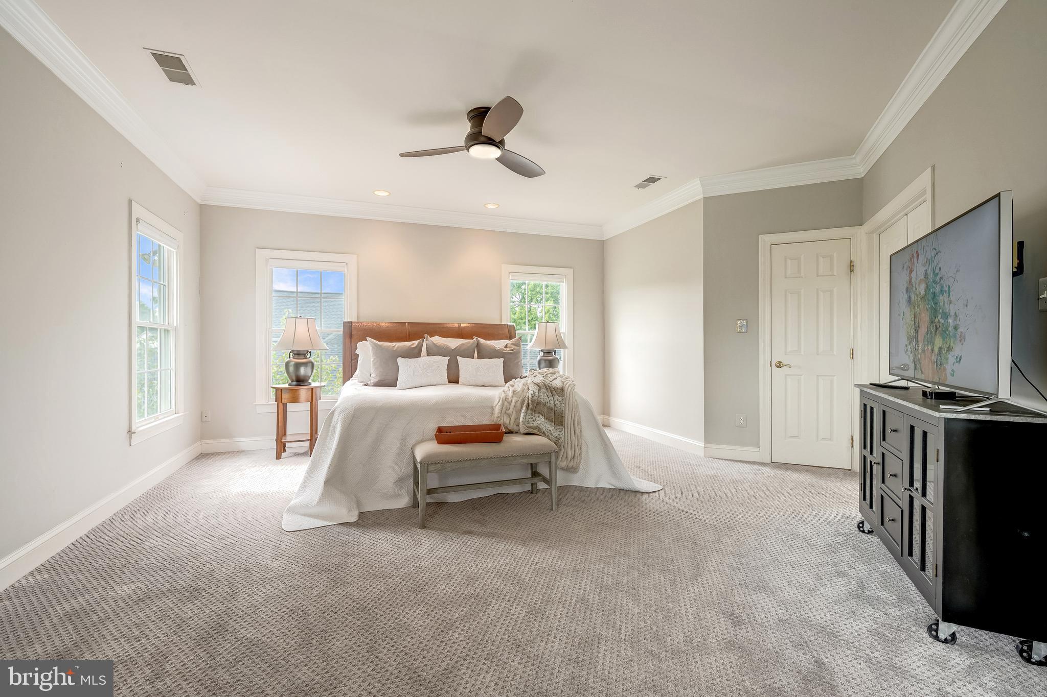 ASHBURN VILLAGE - Residential