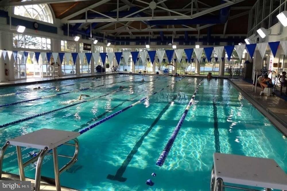 ASHBURN VILLAGE - Residential