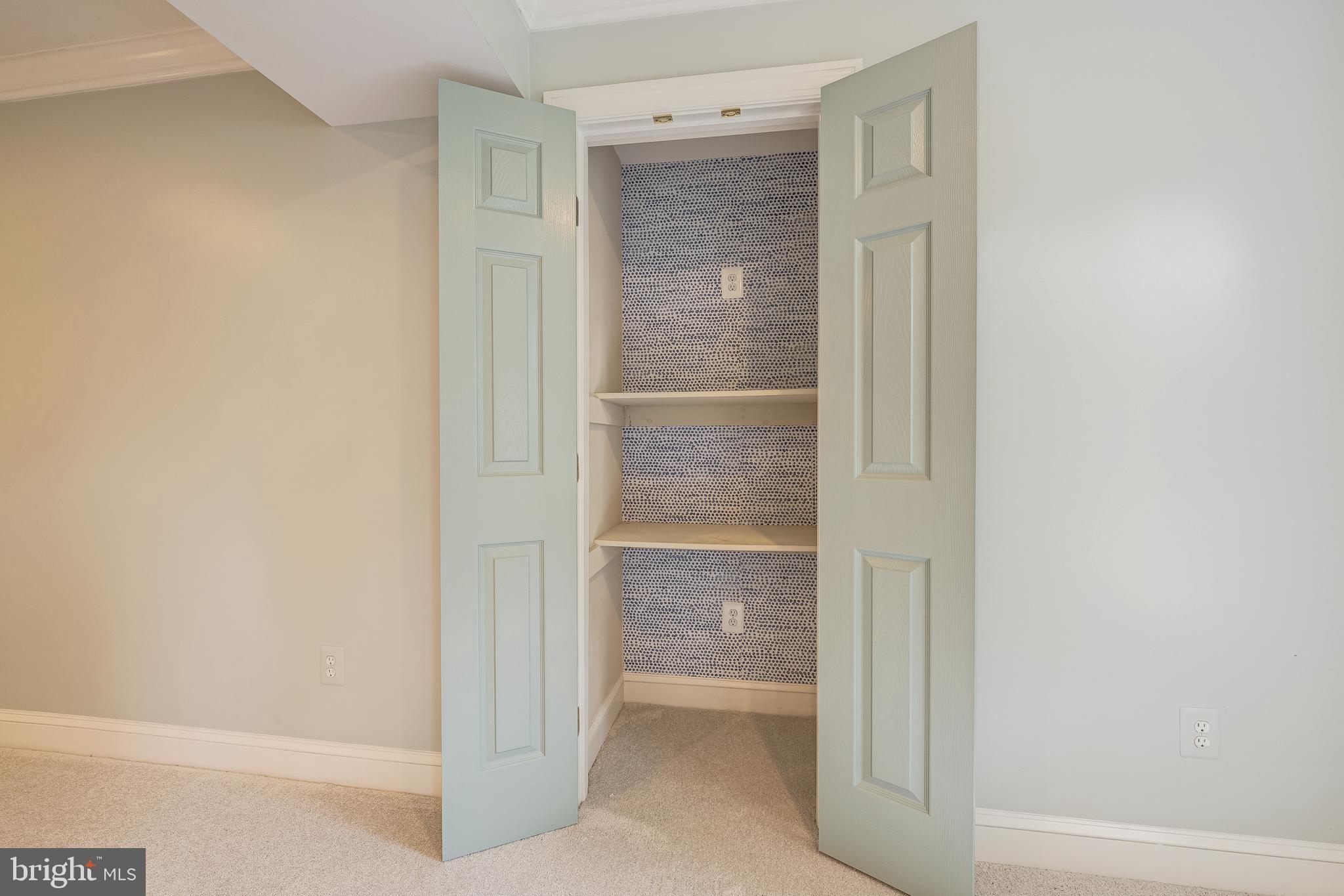 ASHBURN VILLAGE - Residential