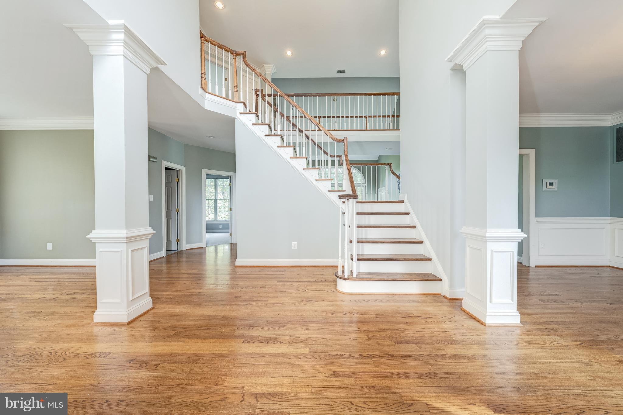 ASHBURN VILLAGE - Residential