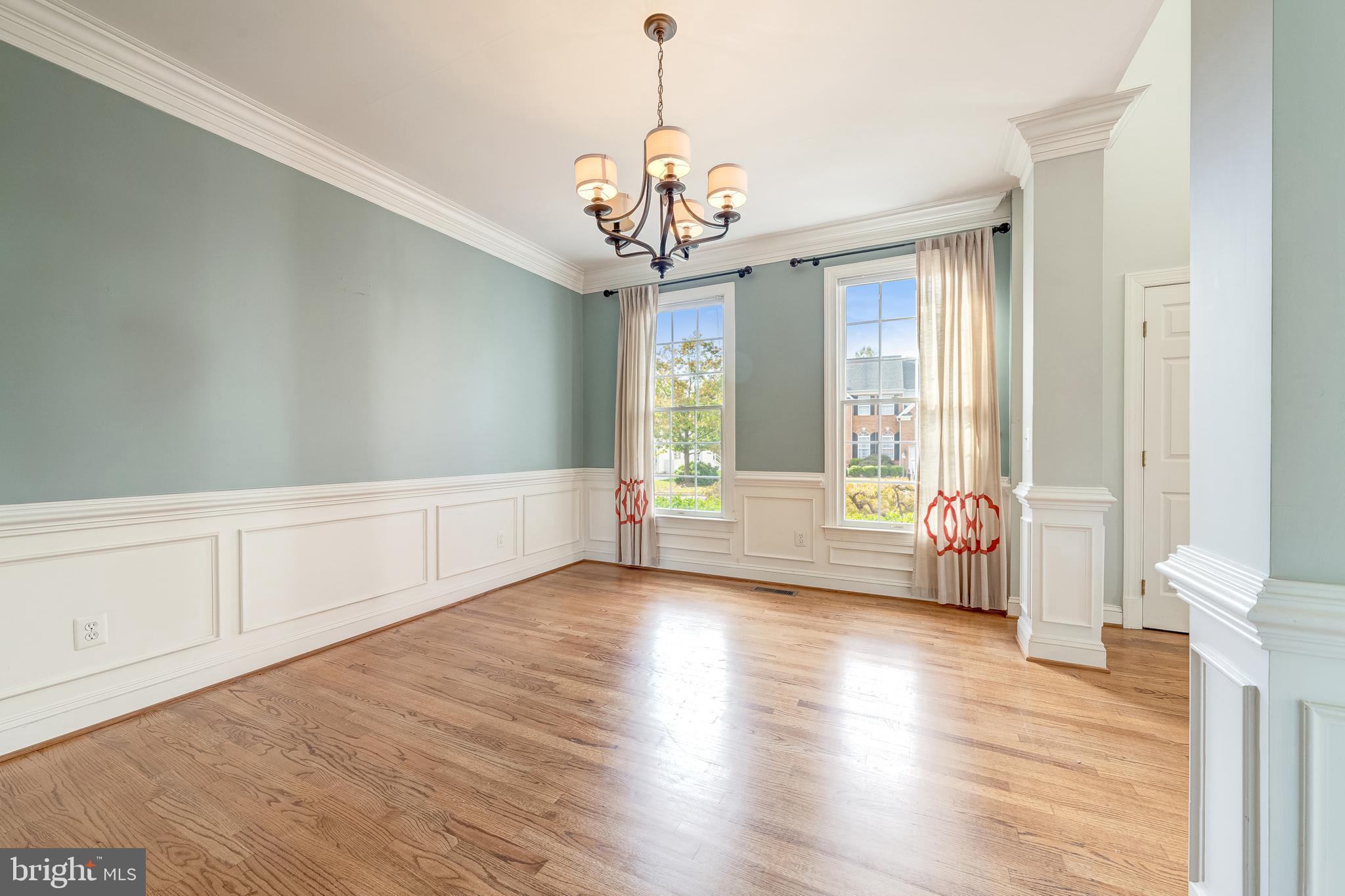 ASHBURN VILLAGE - Residential