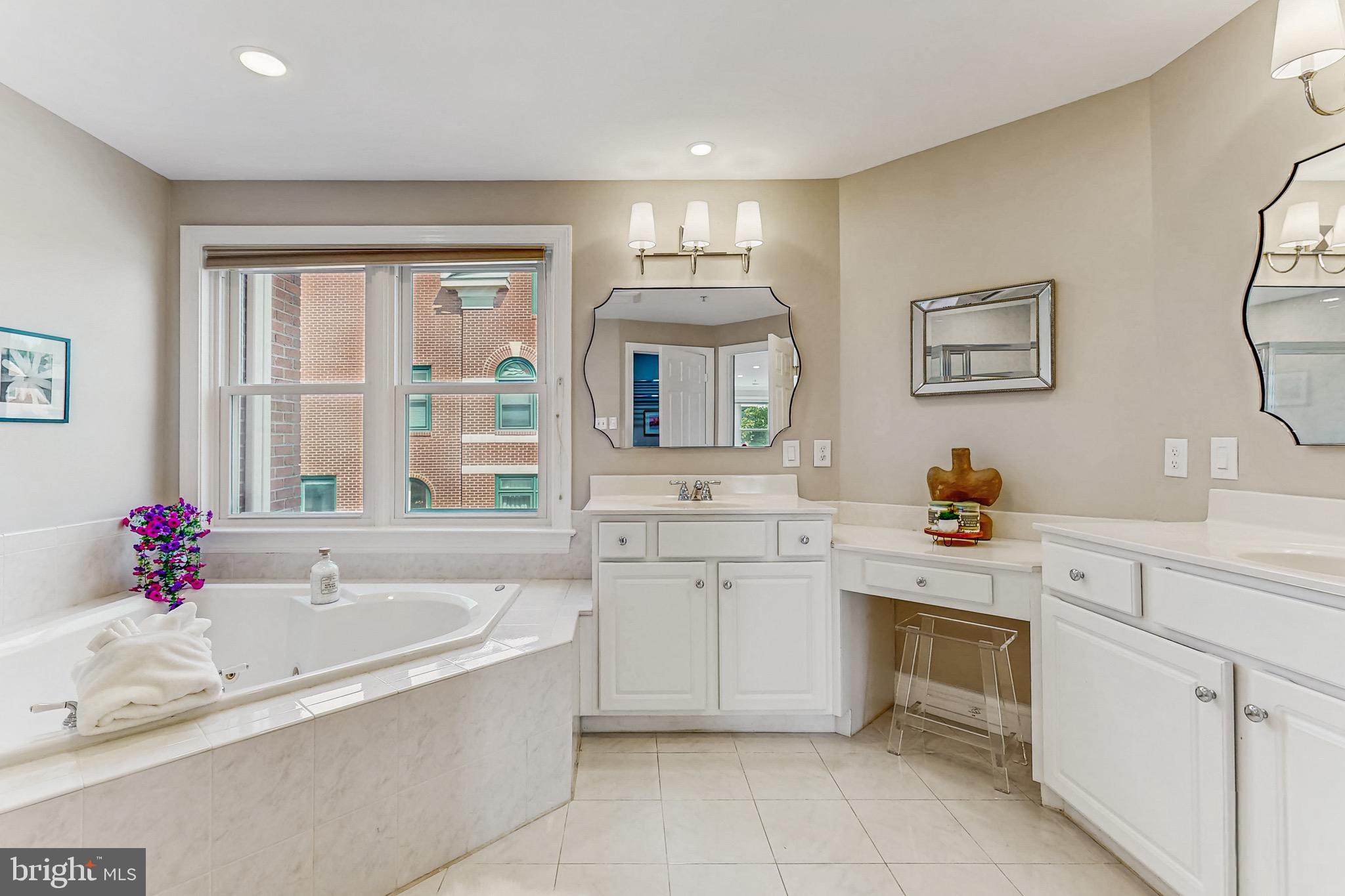 CLARENDON - Residential