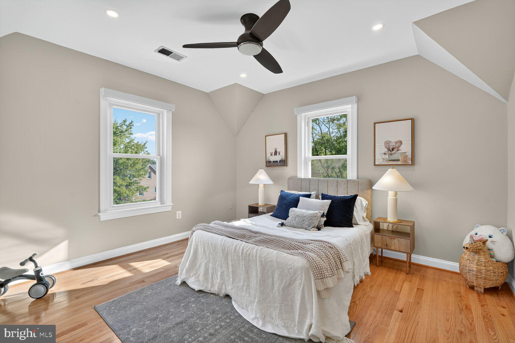 CLARENDON - Residential