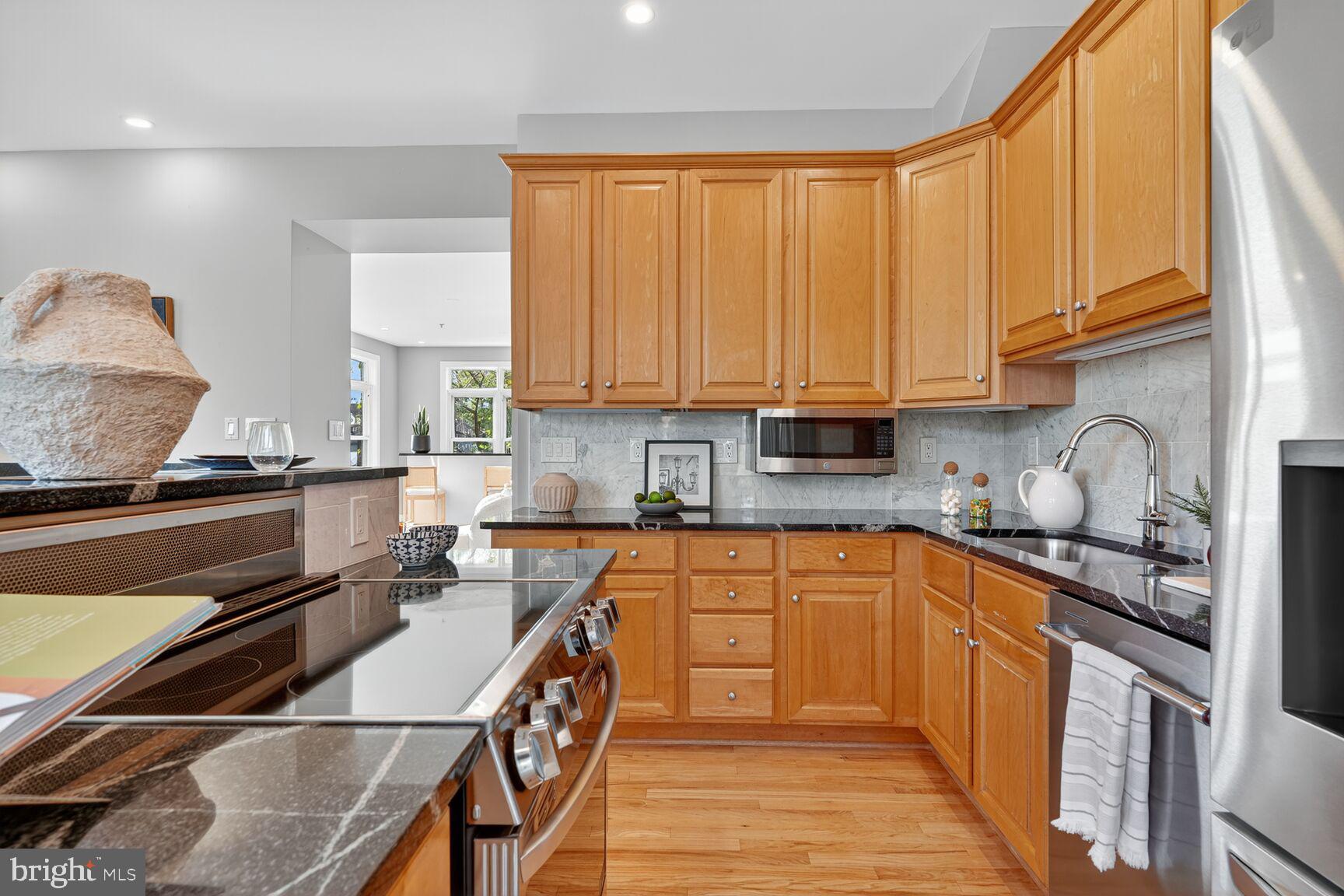 CLARENDON - Residential