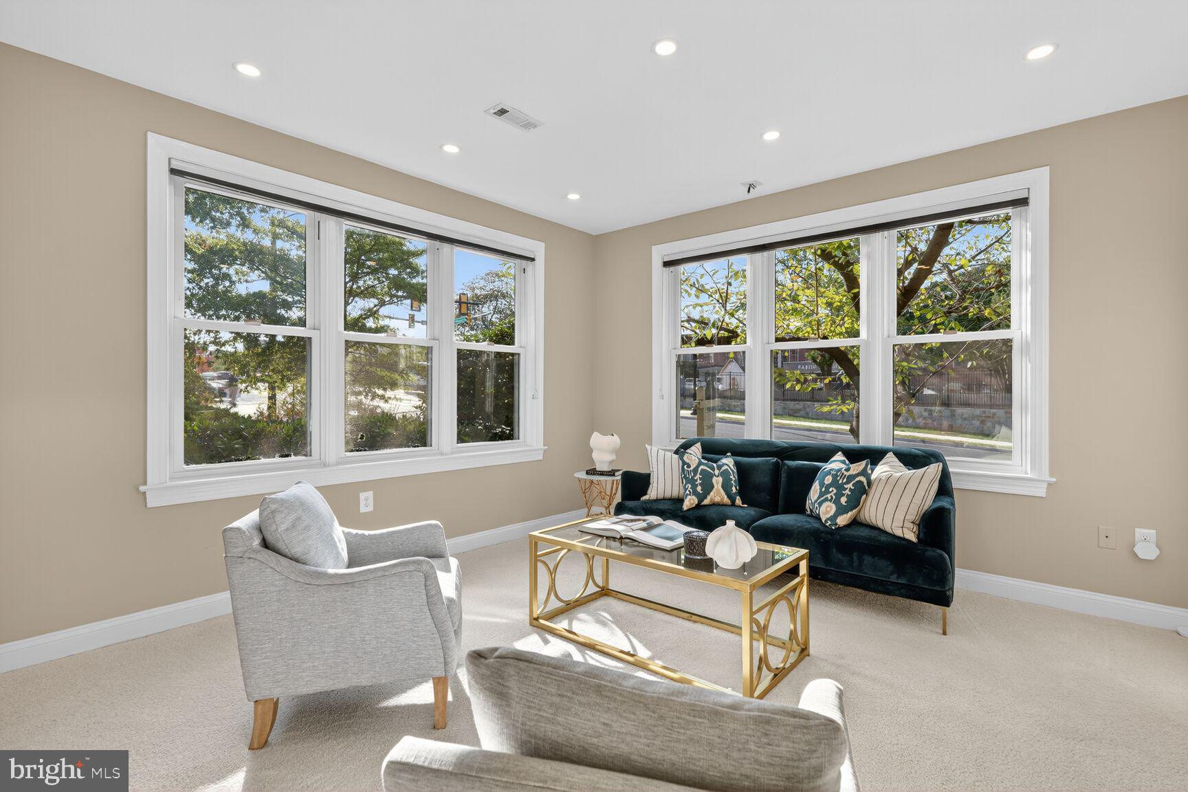 CLARENDON - Residential