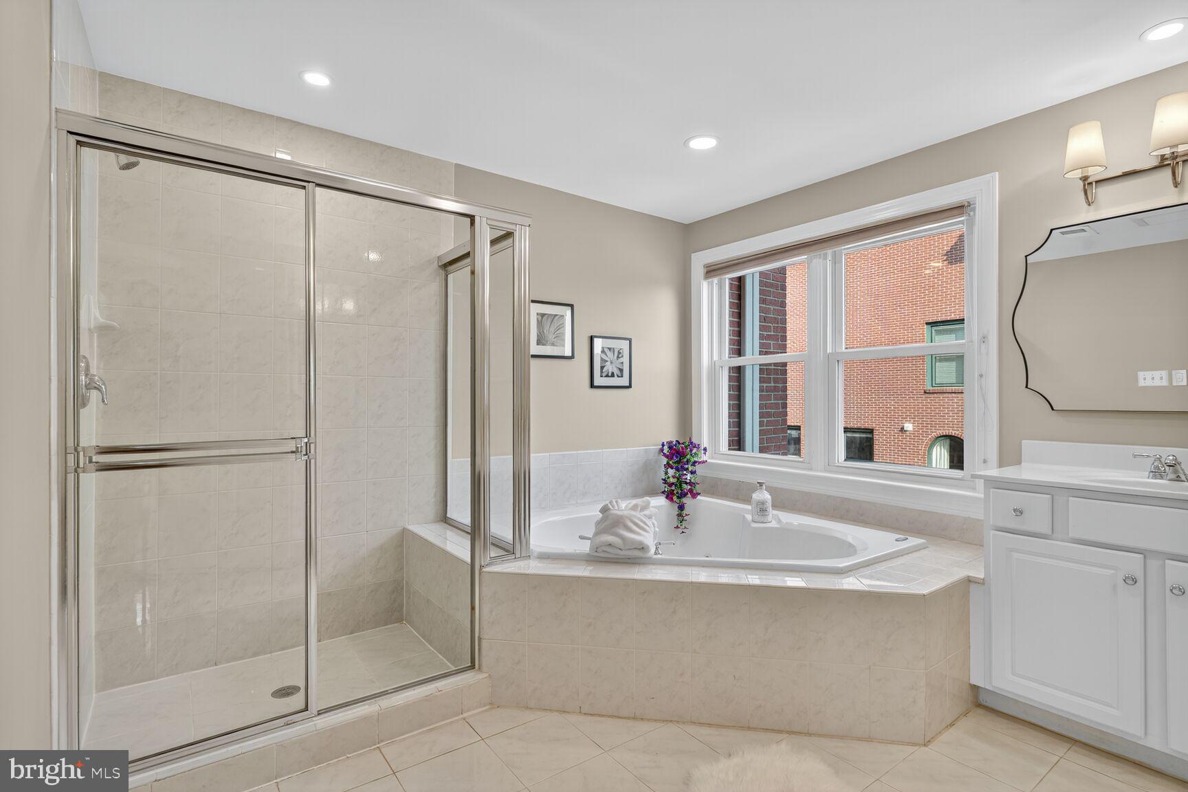 CLARENDON - Residential