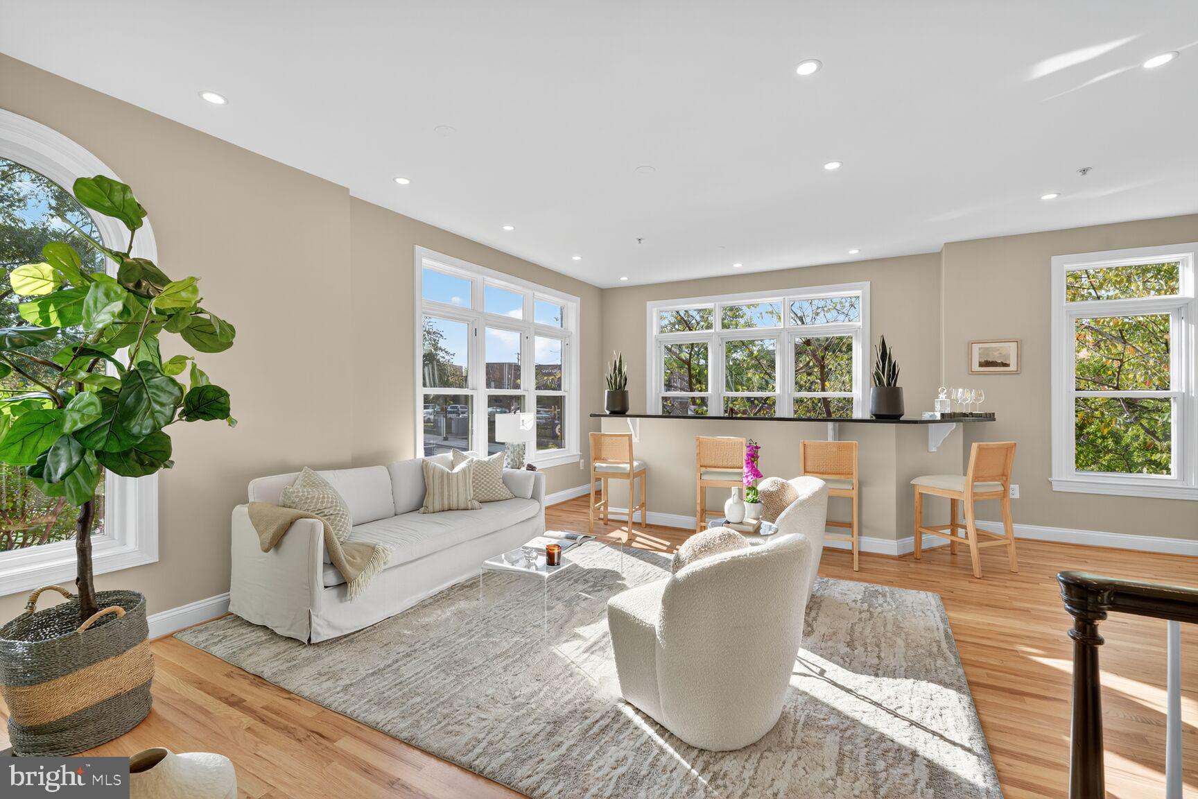 CLARENDON - Residential