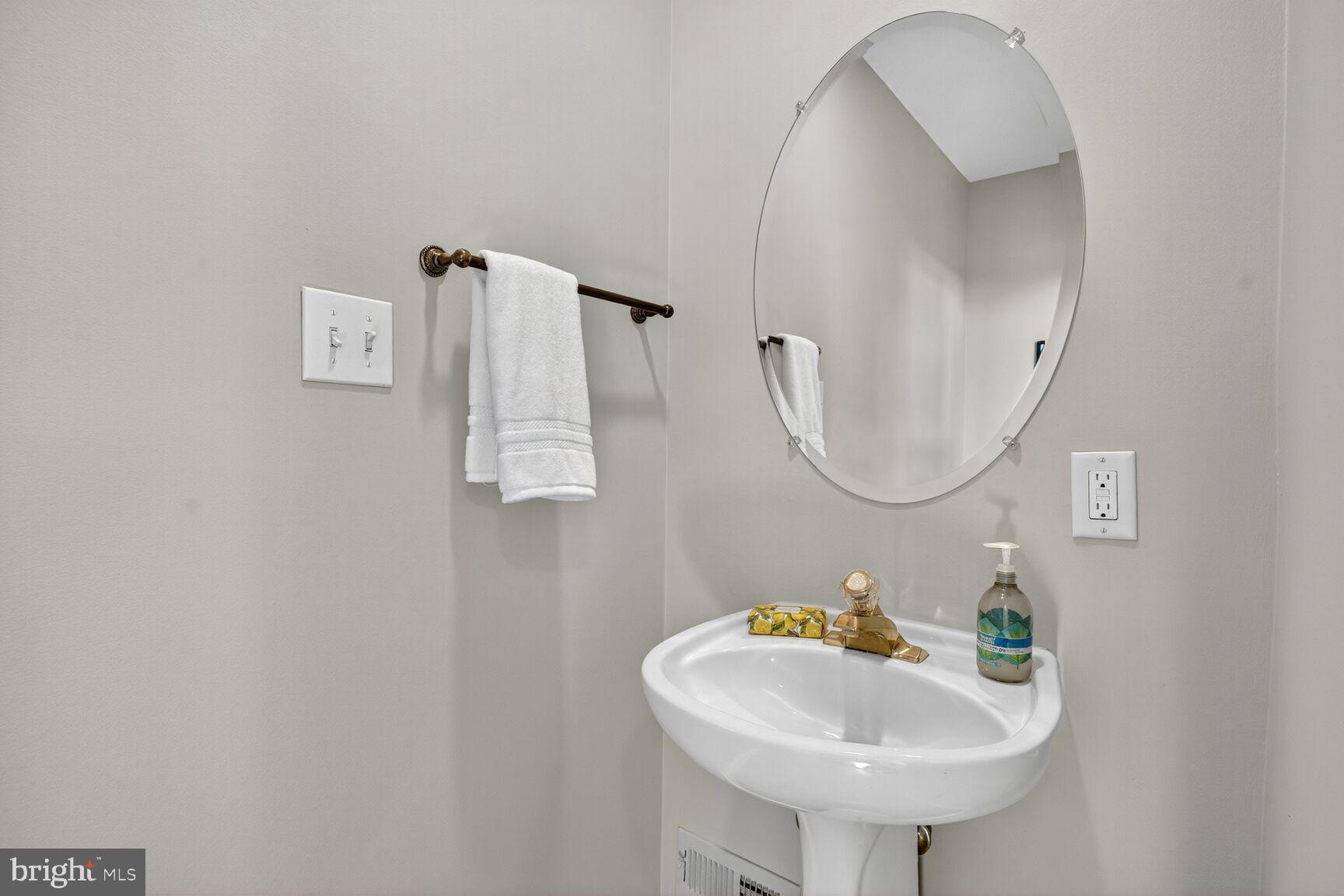 CLARENDON - Residential