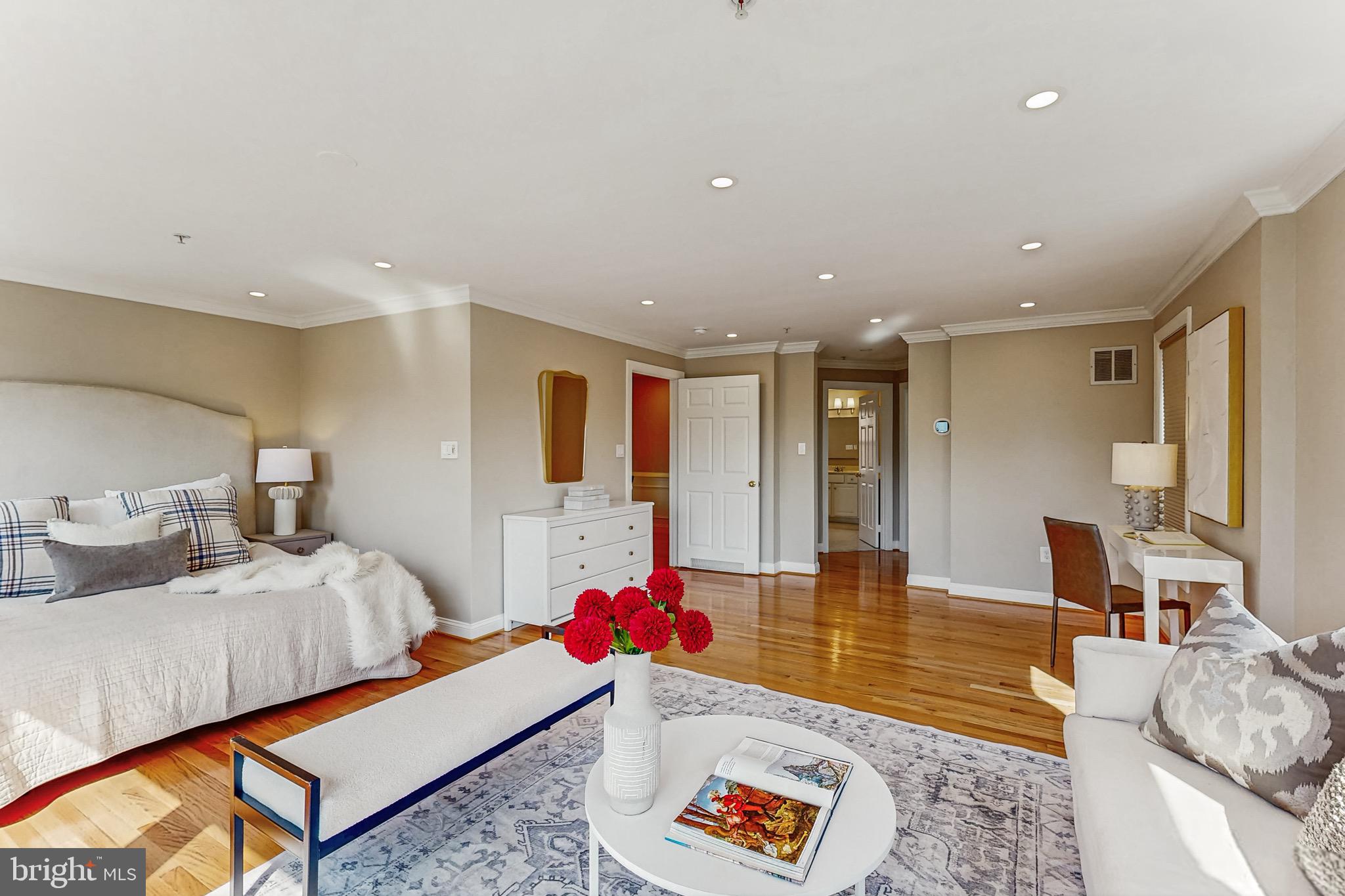 CLARENDON - Residential