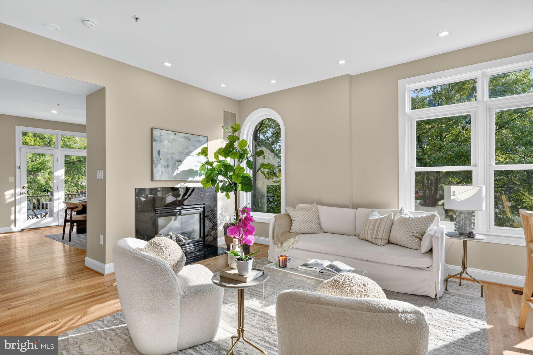 CLARENDON - Residential