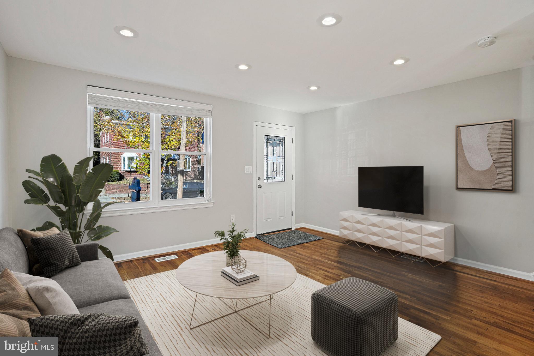 32 UNDERWOOD STREET NW