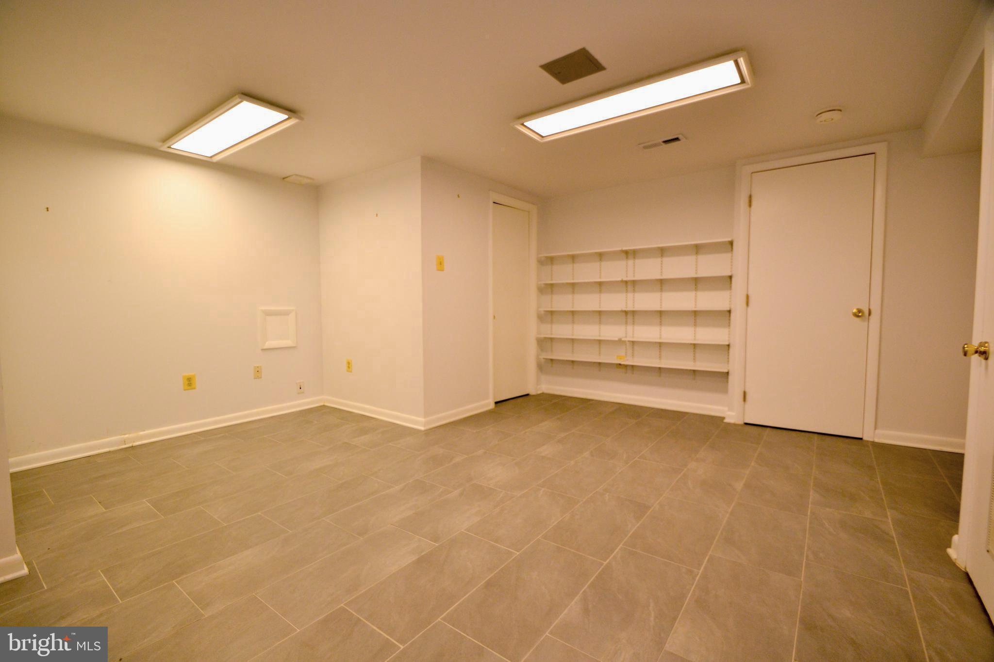 WOODBRIDGE VALLEY - Residential