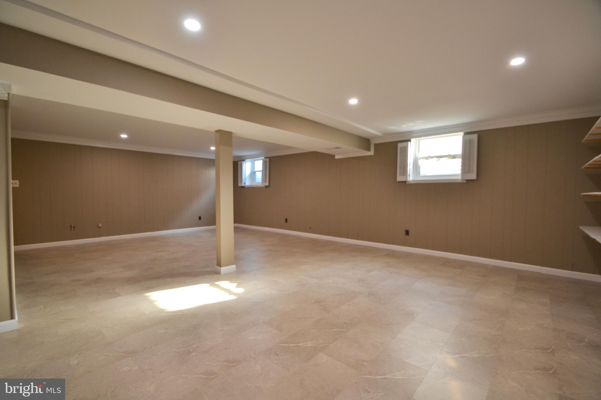 WOODBRIDGE VALLEY - Residential