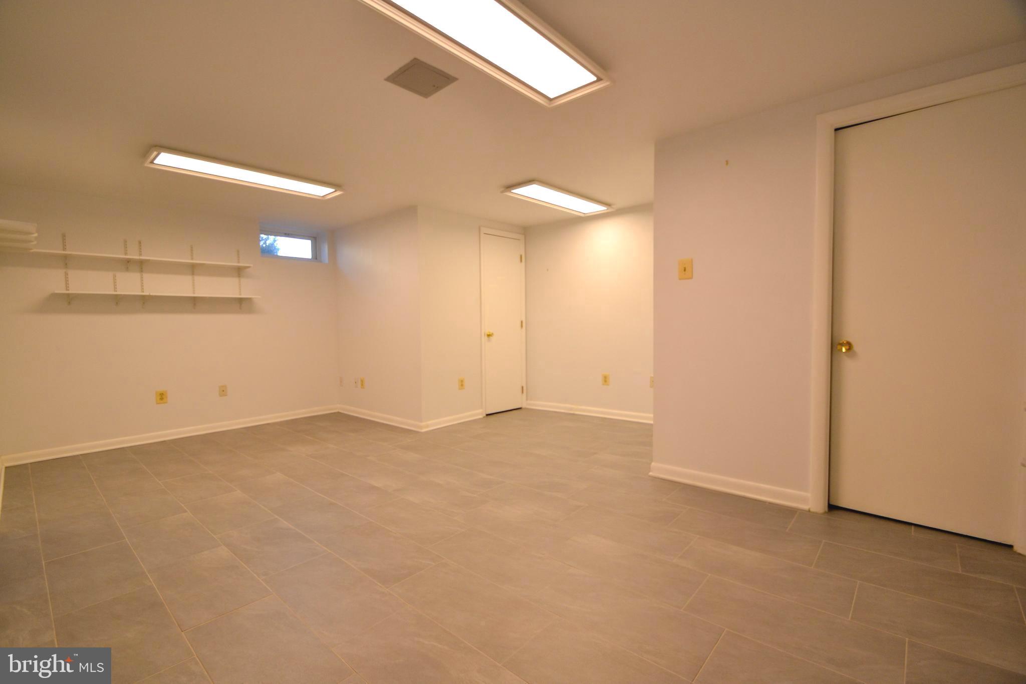 WOODBRIDGE VALLEY - Residential