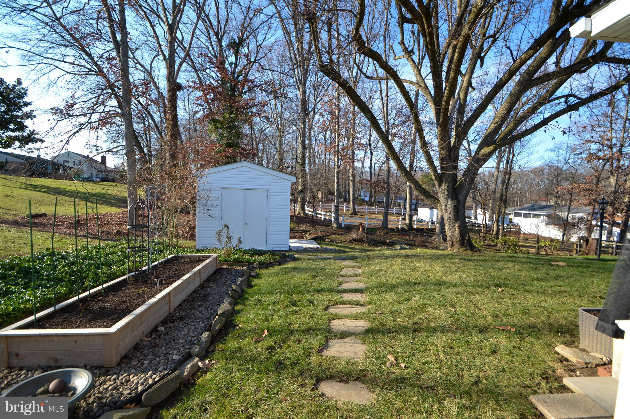 WOODBRIDGE VALLEY - Residential