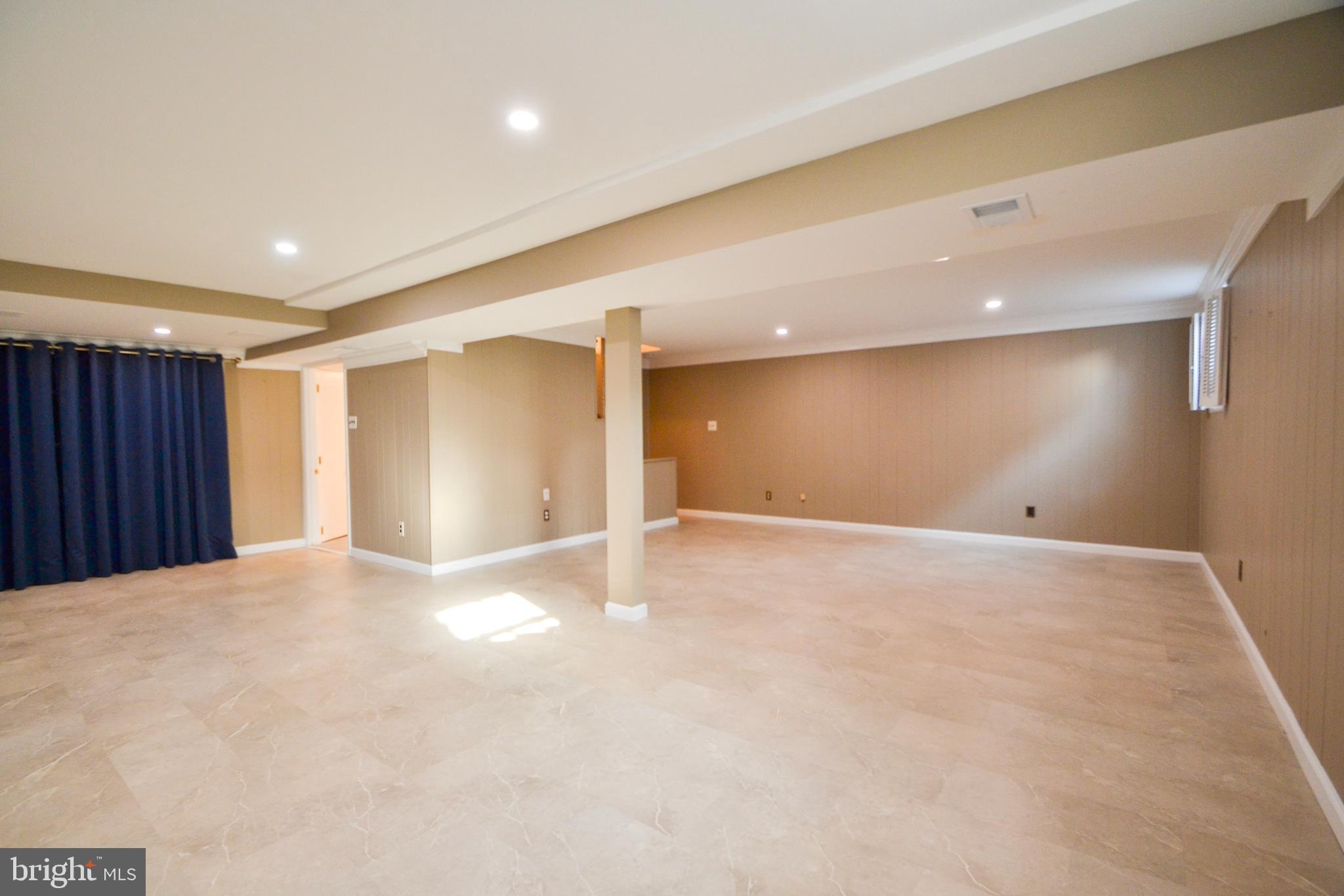 WOODBRIDGE VALLEY - Residential