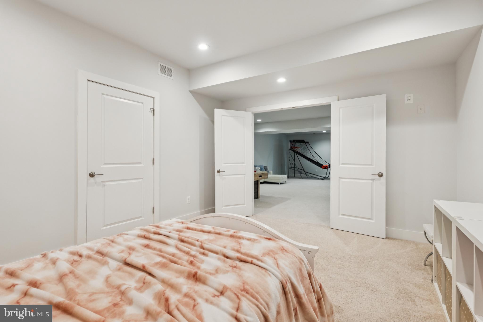 MAPLE LAWN FARMS - Residential