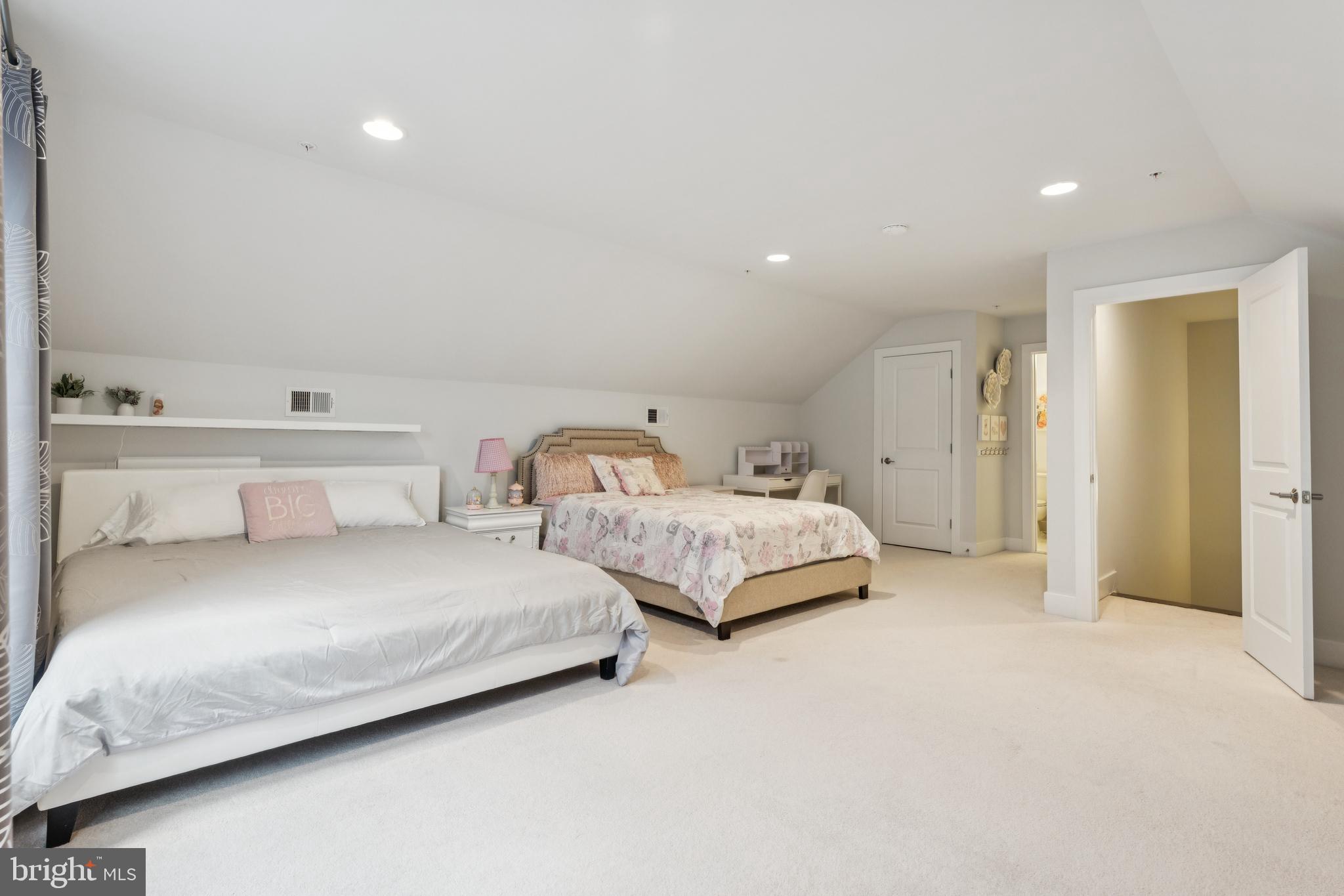 MAPLE LAWN FARMS - Residential