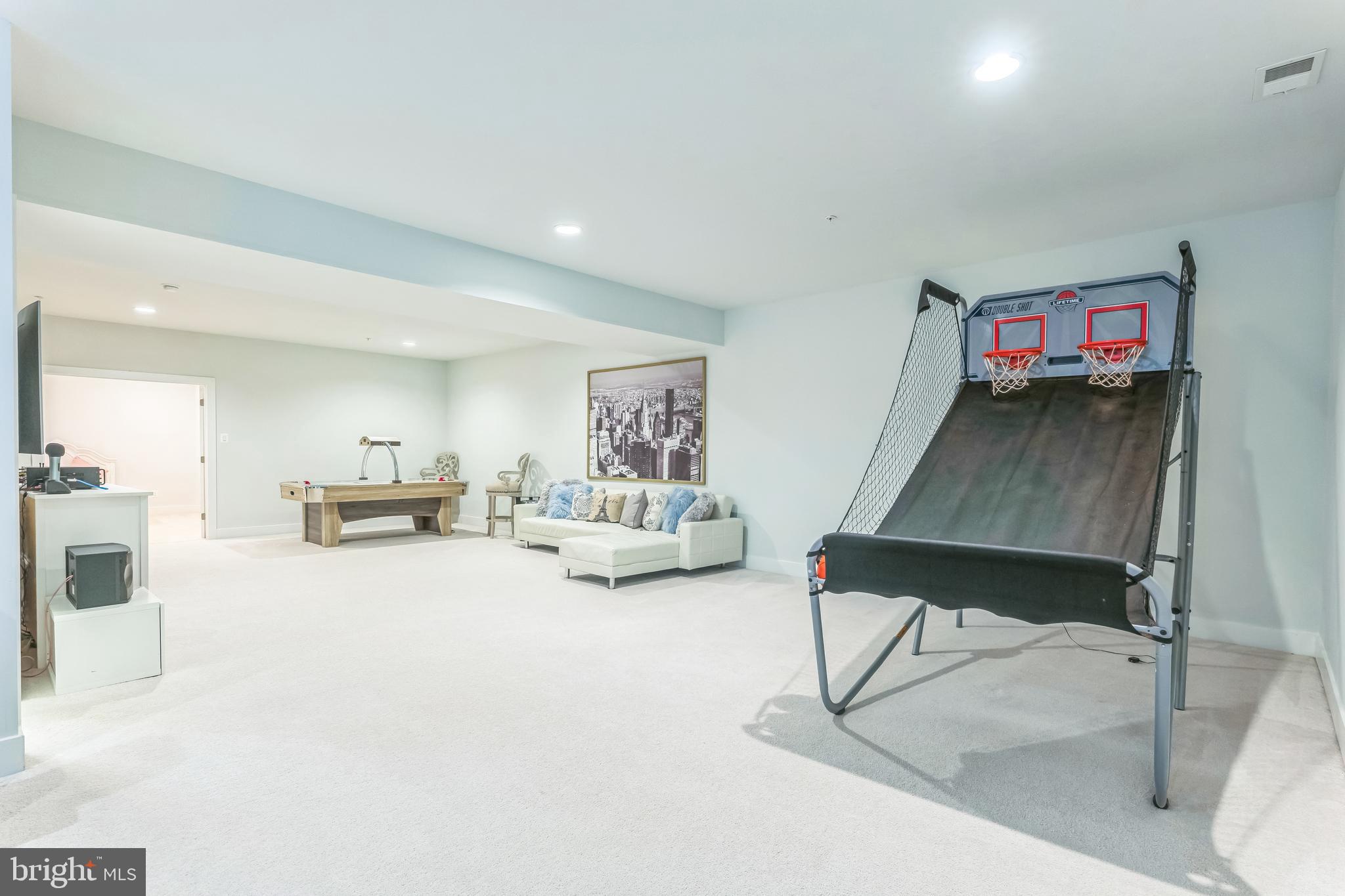 MAPLE LAWN FARMS - Residential