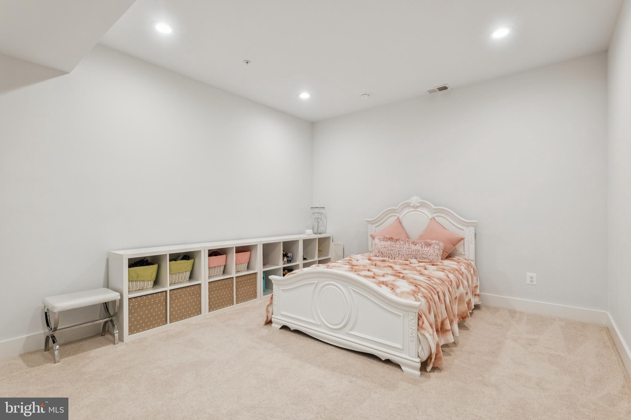 MAPLE LAWN FARMS - Residential