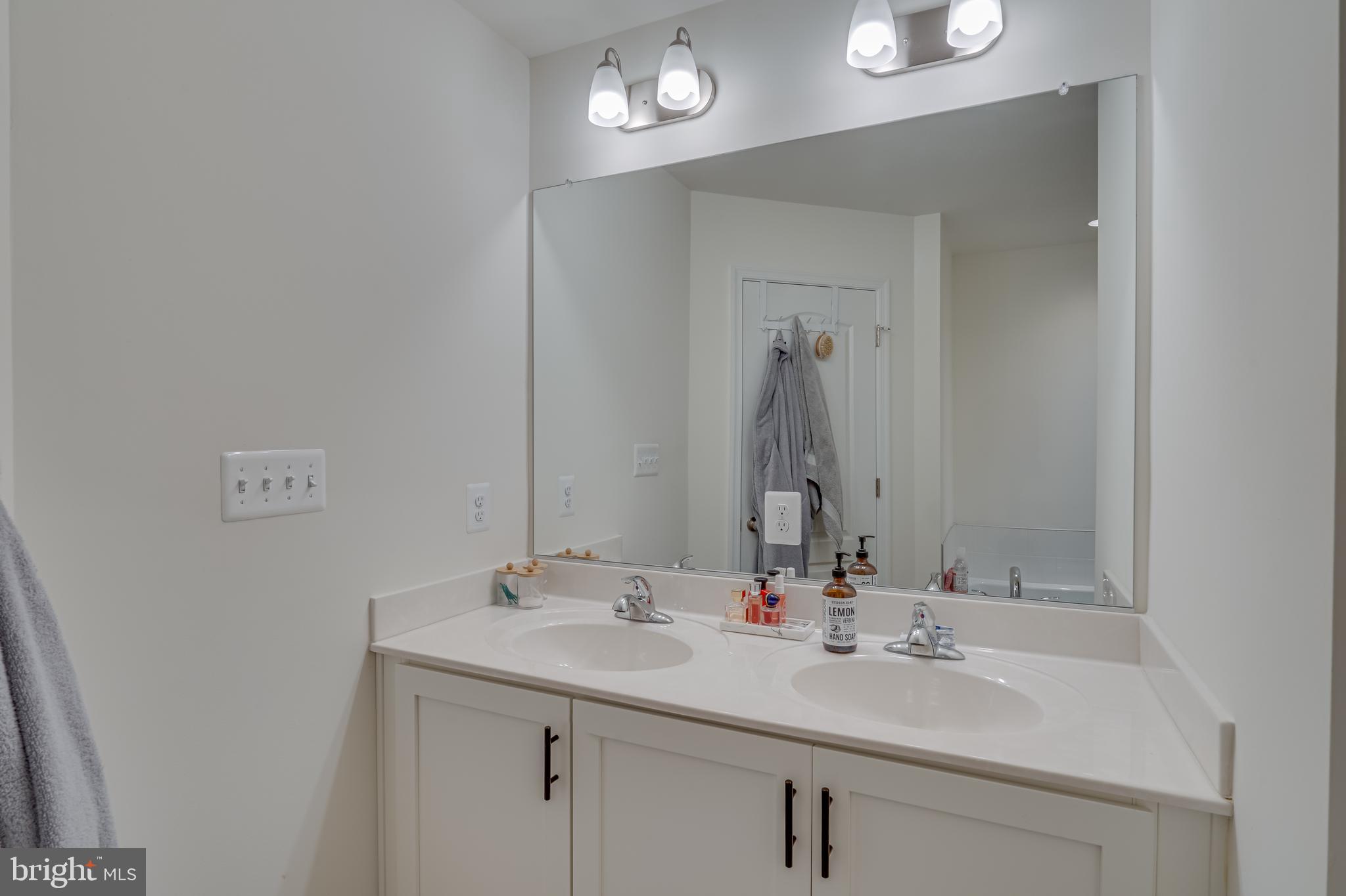 TOWNES AT TATE MANOR - Residential Lease