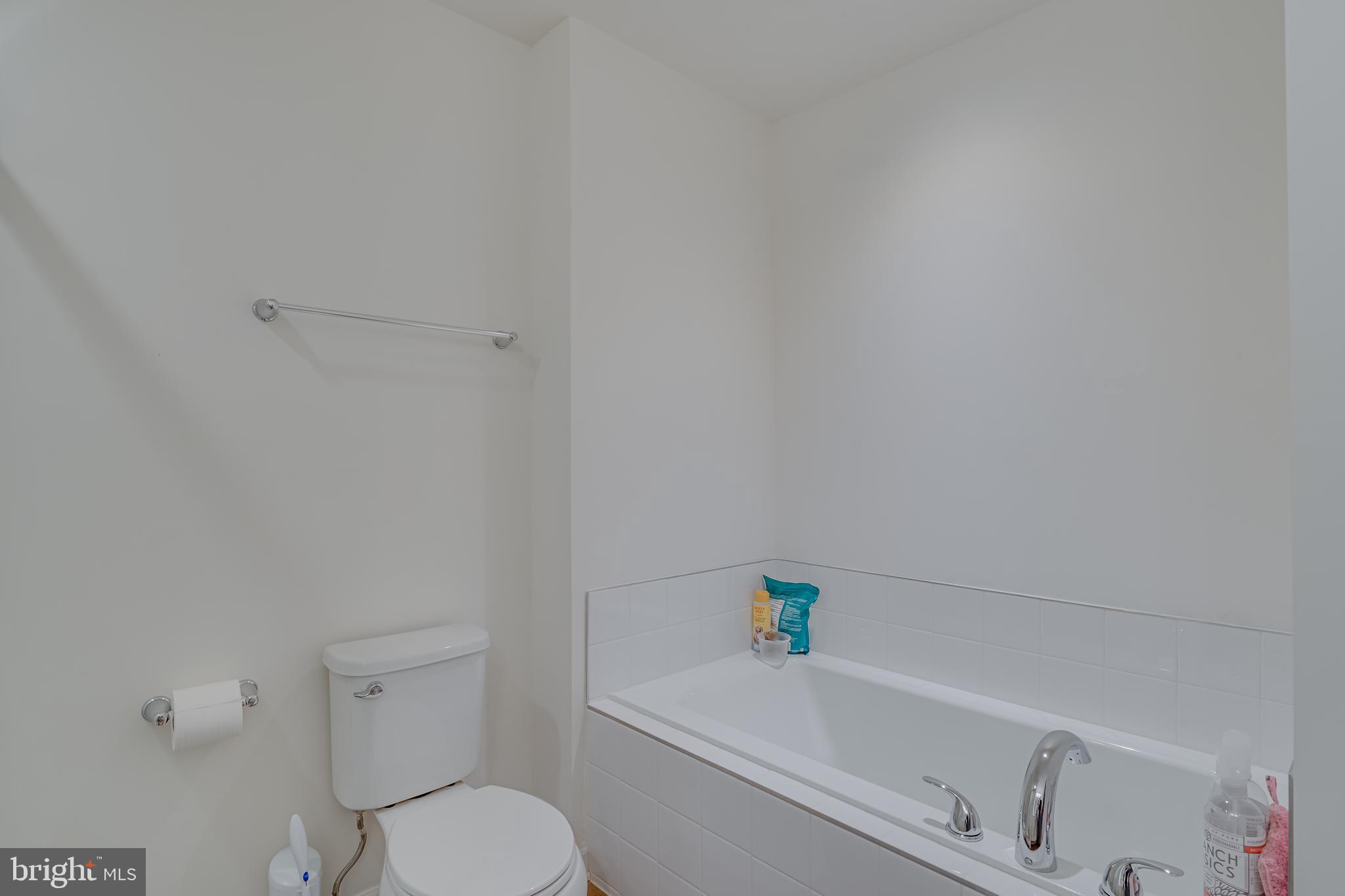 TOWNES AT TATE MANOR - Residential Lease