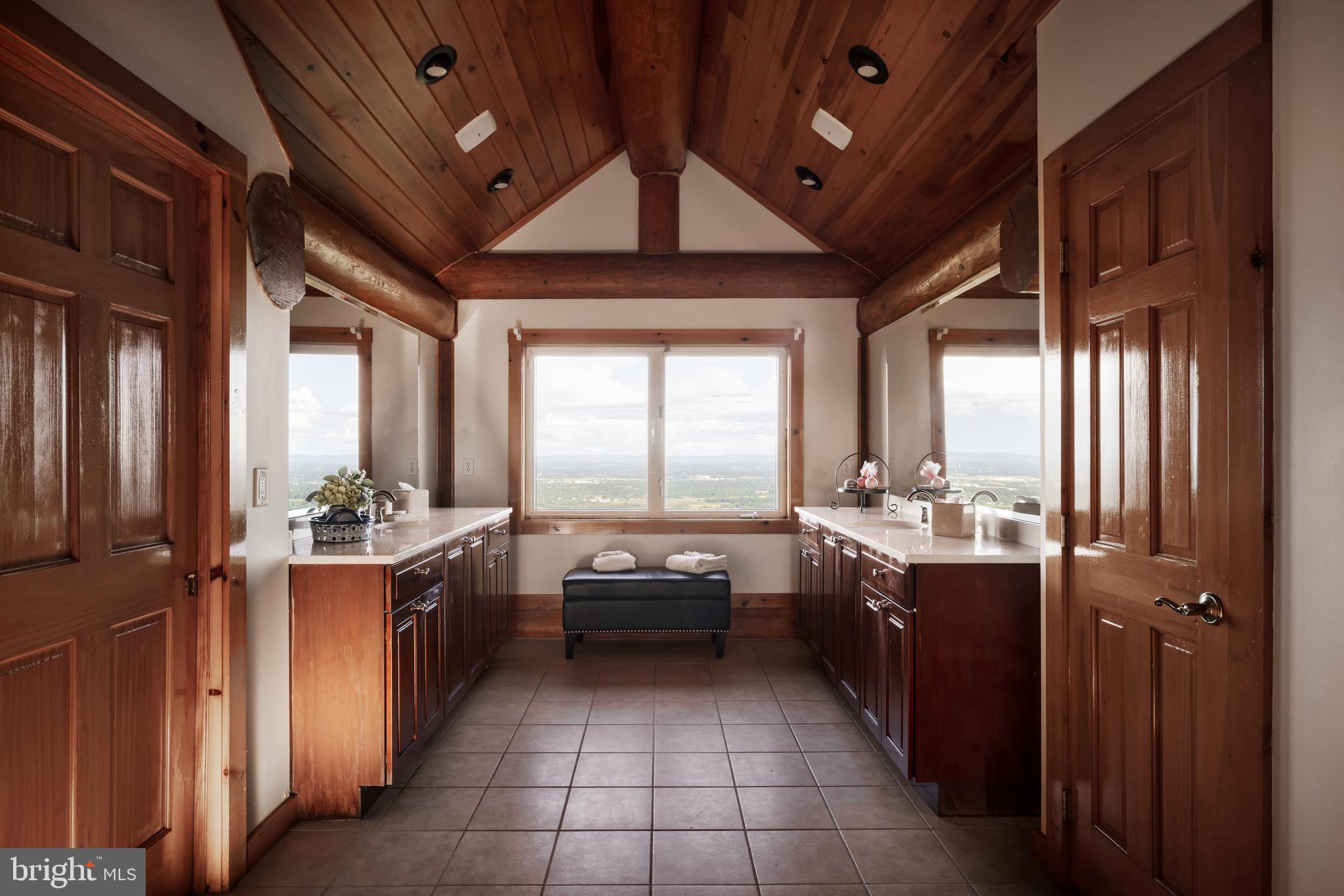 ROUND TOP ESTATES - Residential