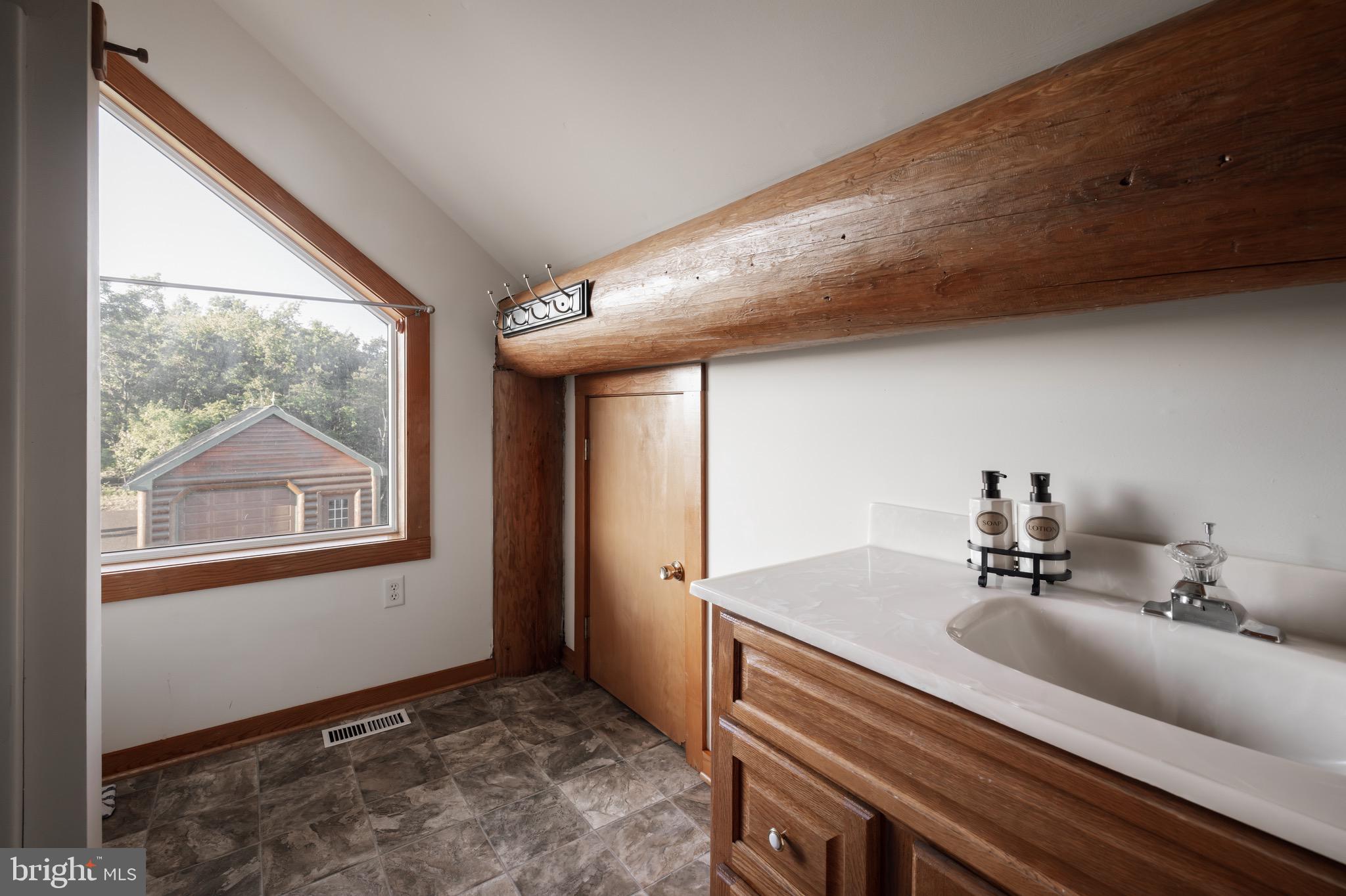 ROUND TOP ESTATES - Residential