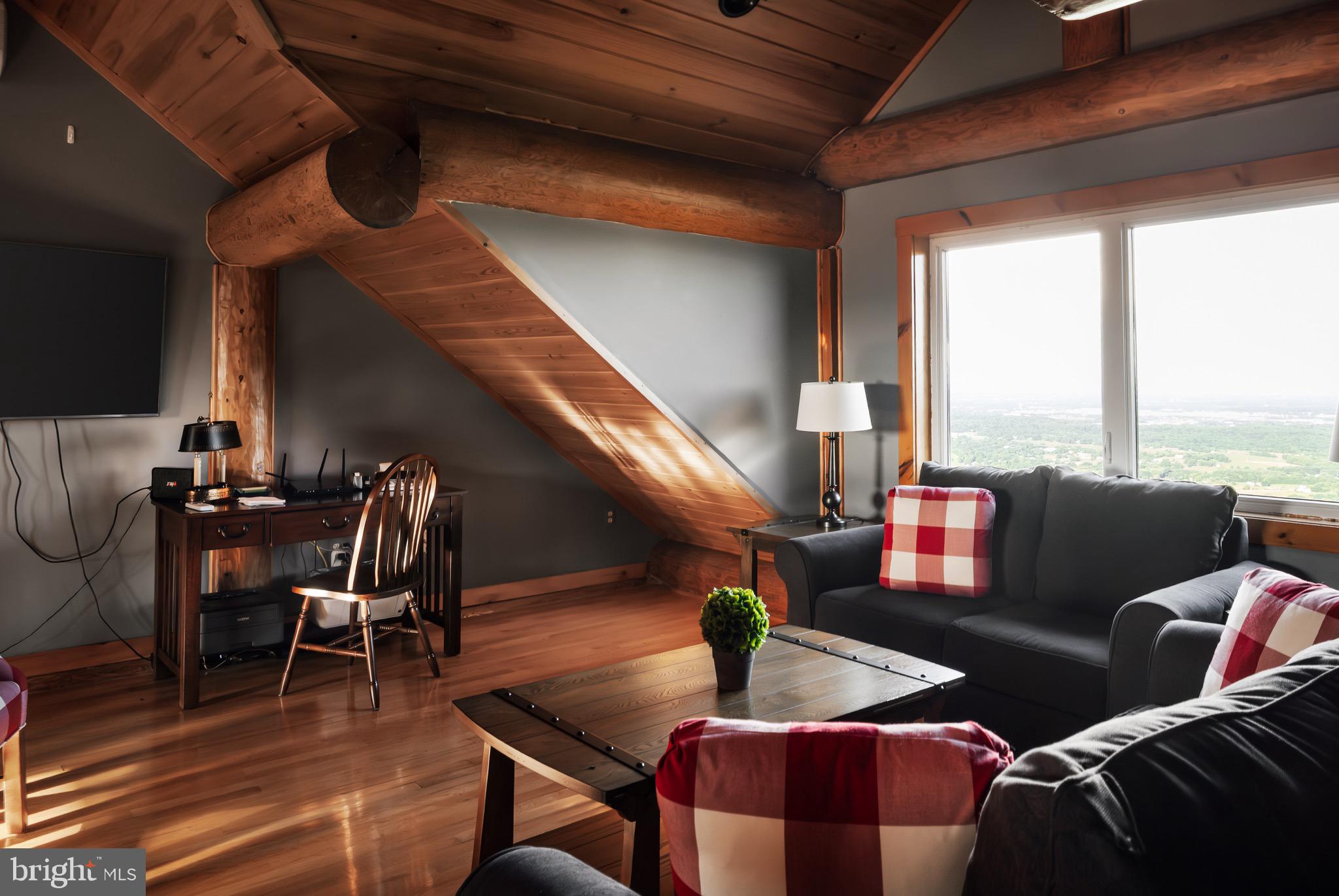 ROUND TOP ESTATES - Residential