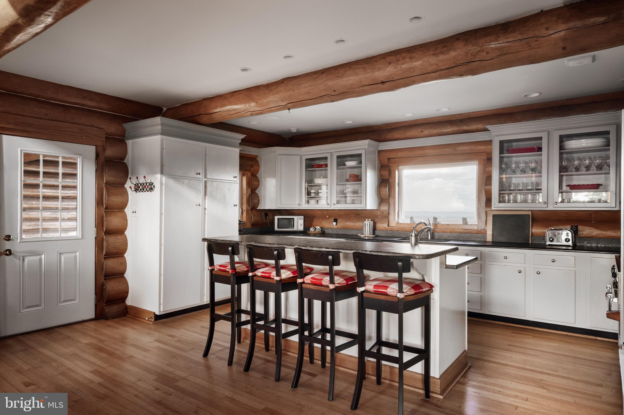 ROUND TOP ESTATES - Residential