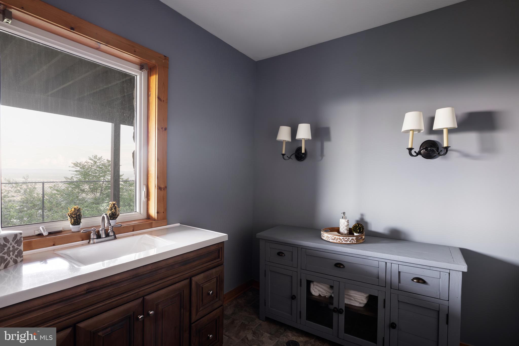 ROUND TOP ESTATES - Residential