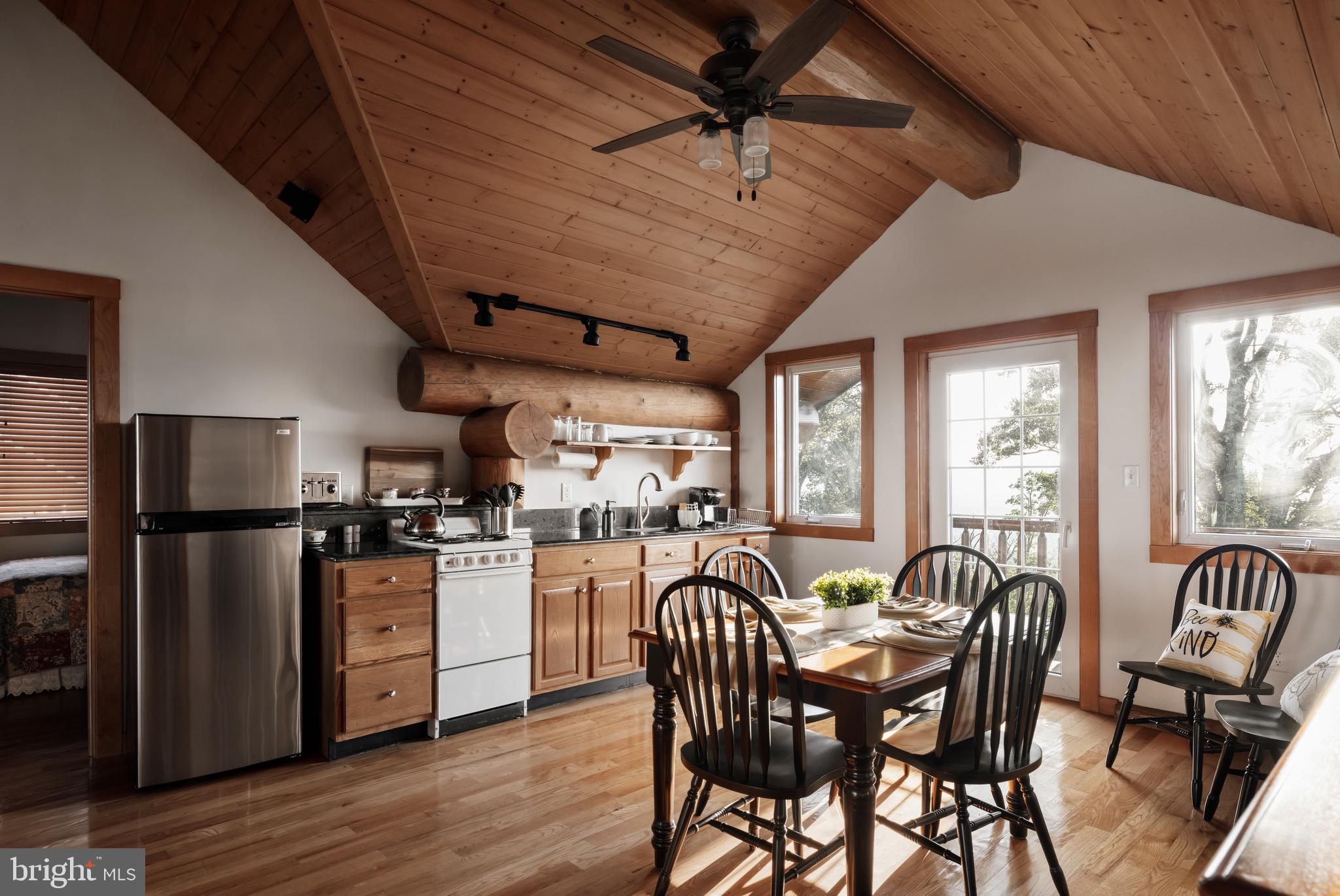 ROUND TOP ESTATES - Residential