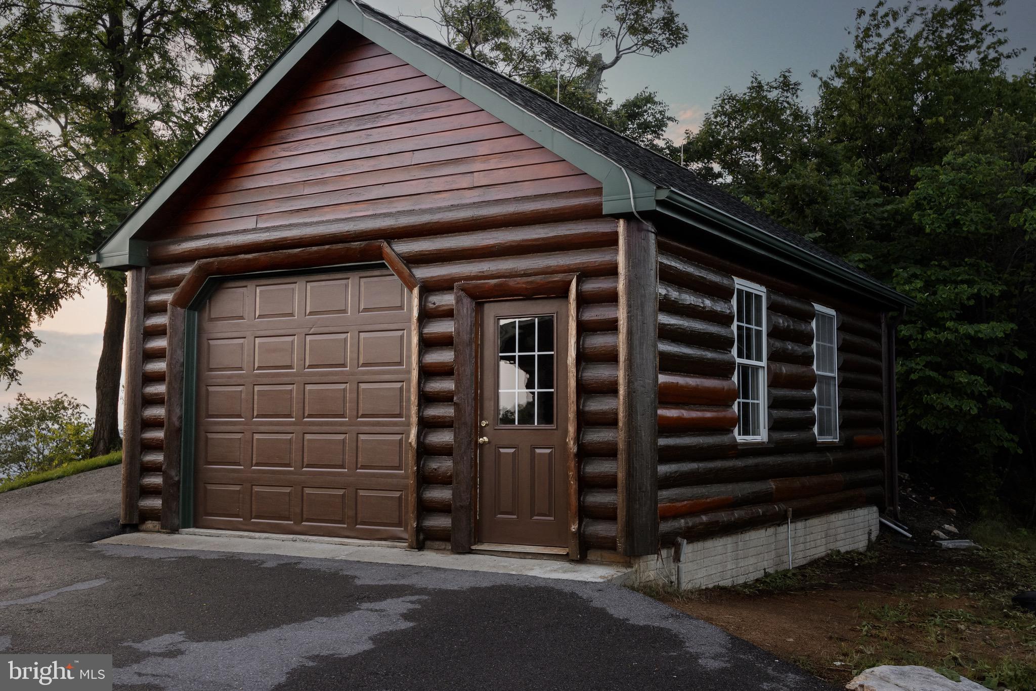 ROUND TOP ESTATES - Residential